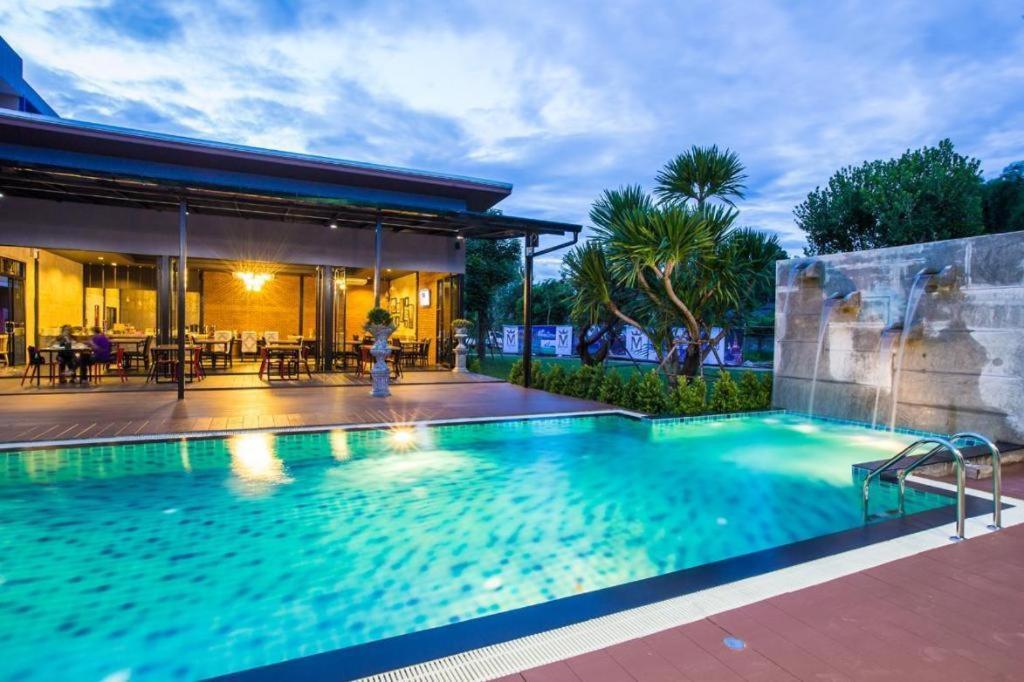 M Boutique 4*
