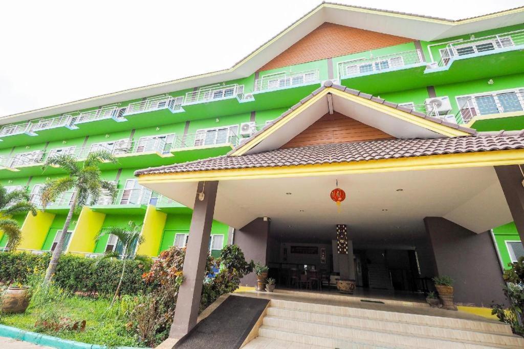 Oyo 920 Saensukkho And Hotel 3*