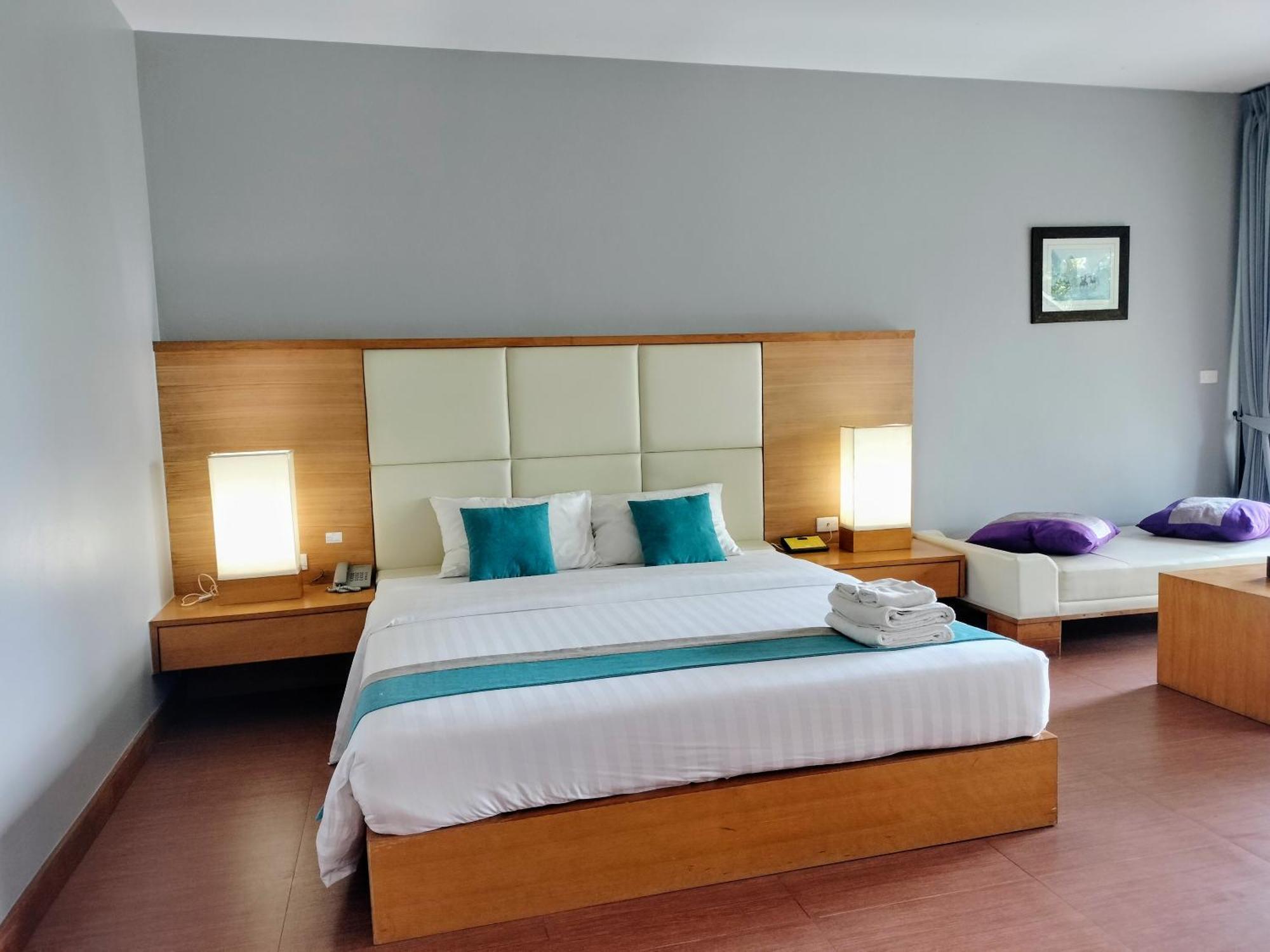Chang Buri & Hillside Resort