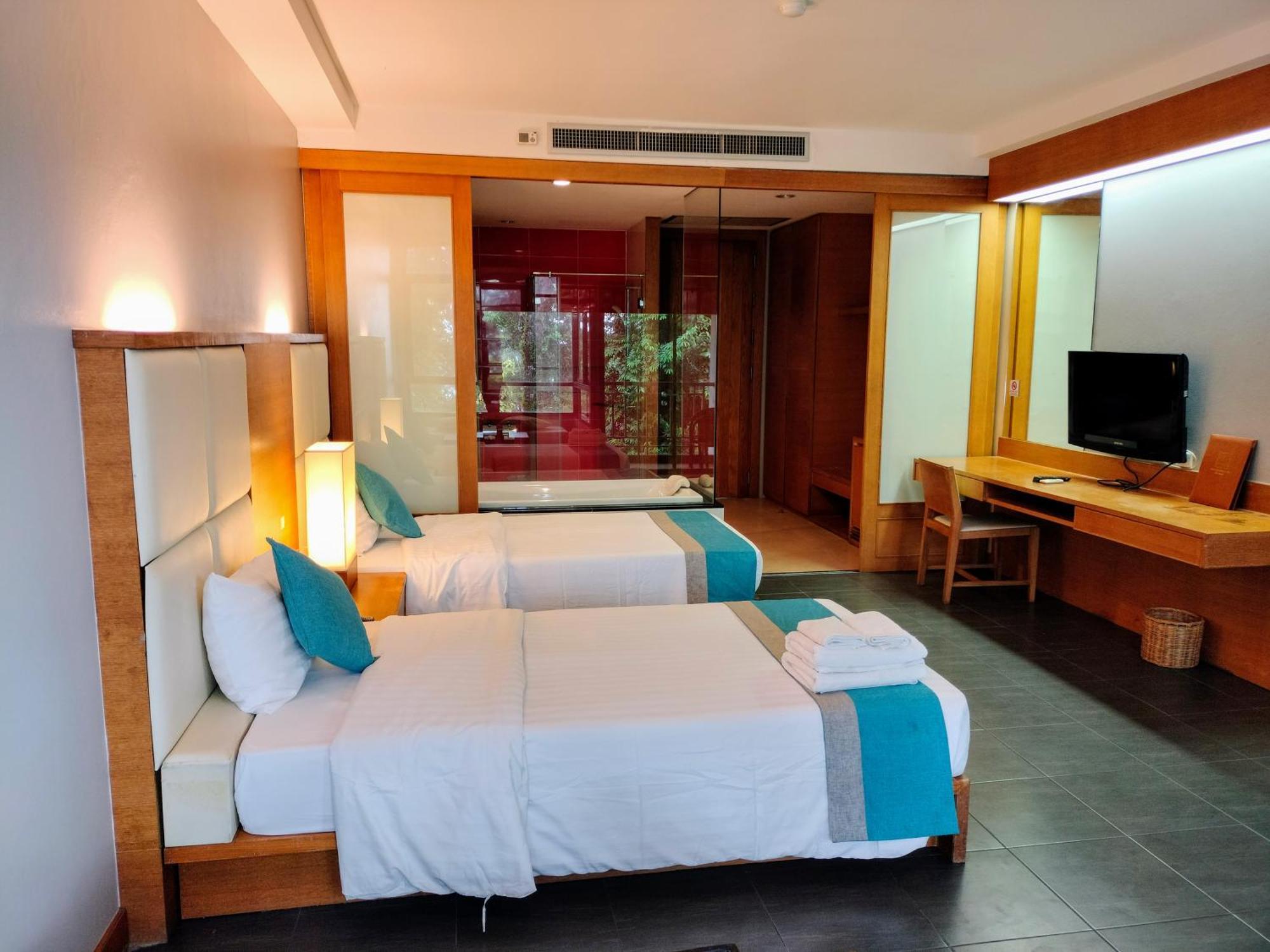 Chang Buri & Hillside Resort