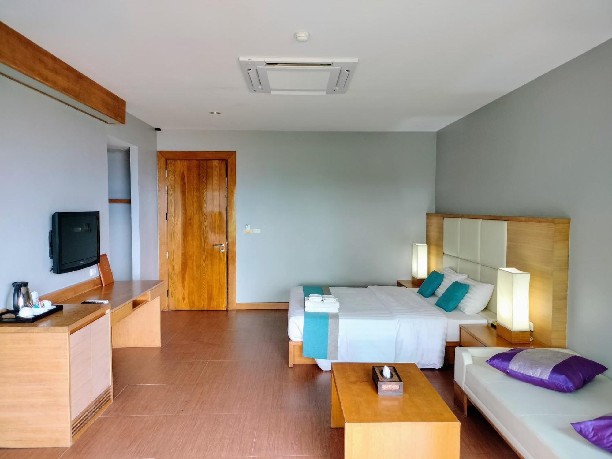 Resort Chang Buri & Hillside 3*