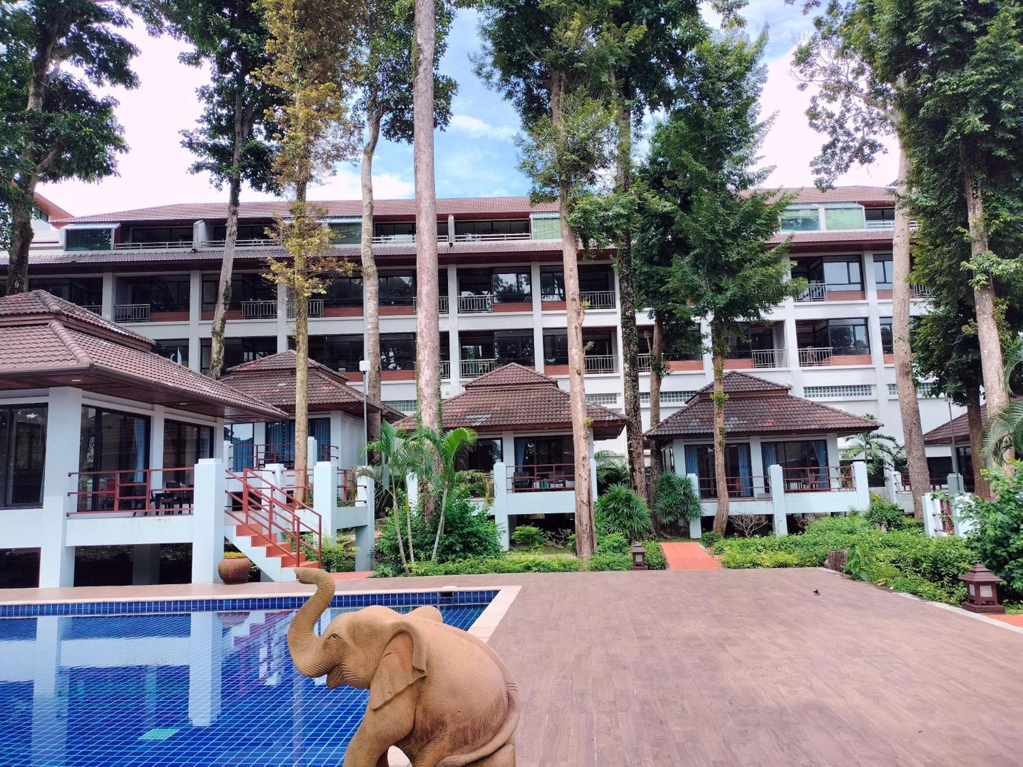 Chang Buri & Hillside