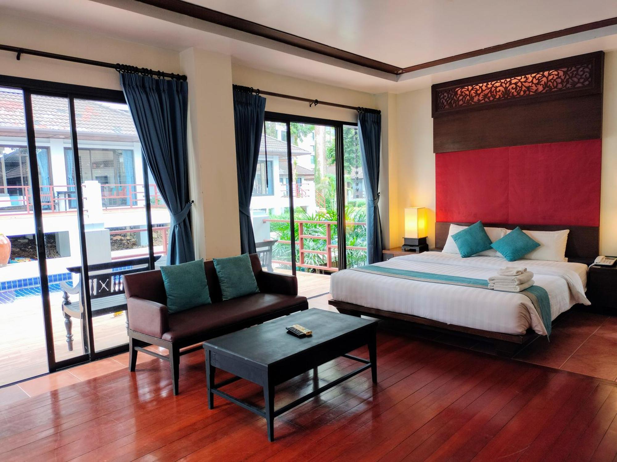 Chang Buri & Hillside Resort 3*