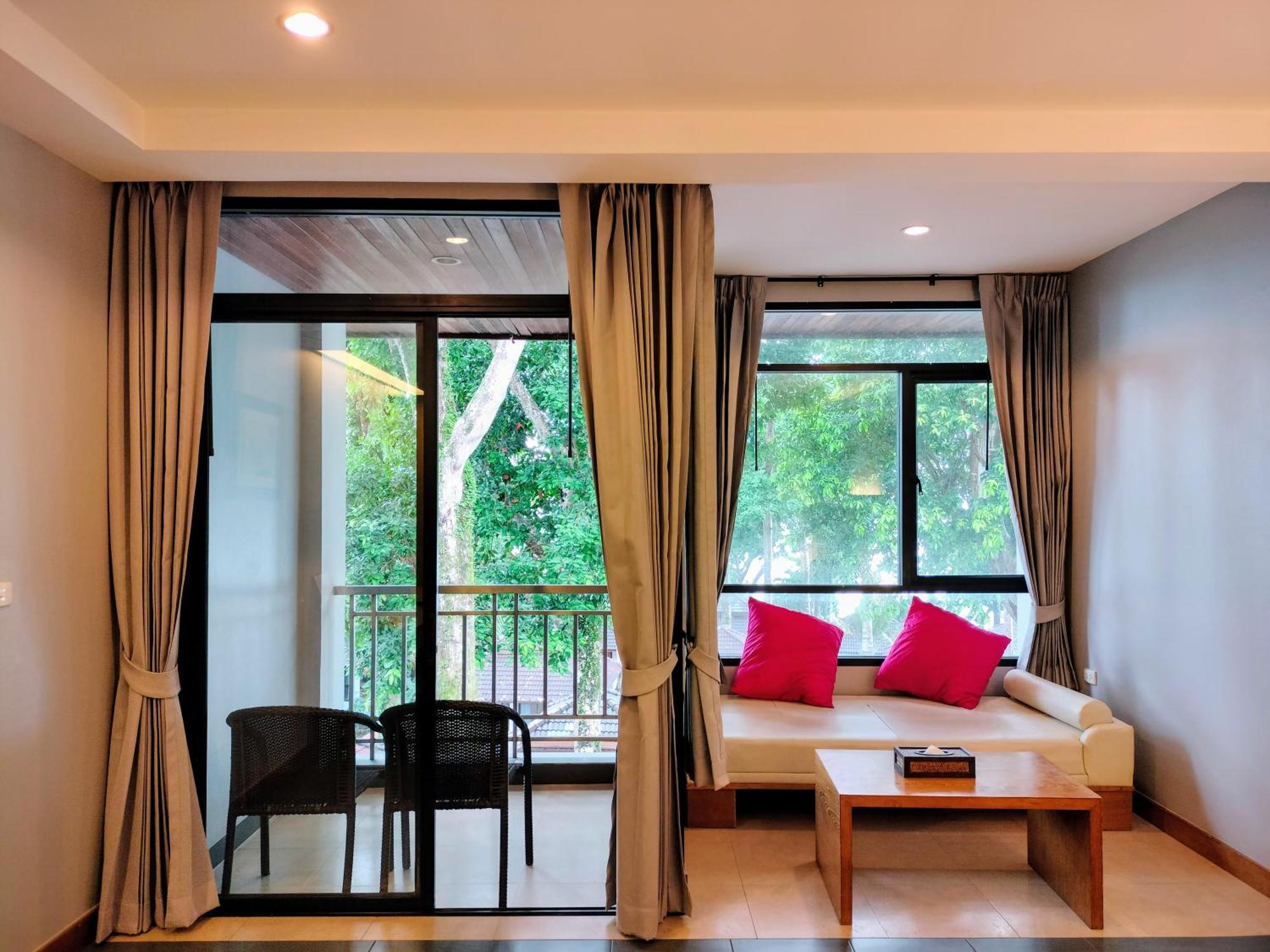 Chang Buri & Hillside 3*