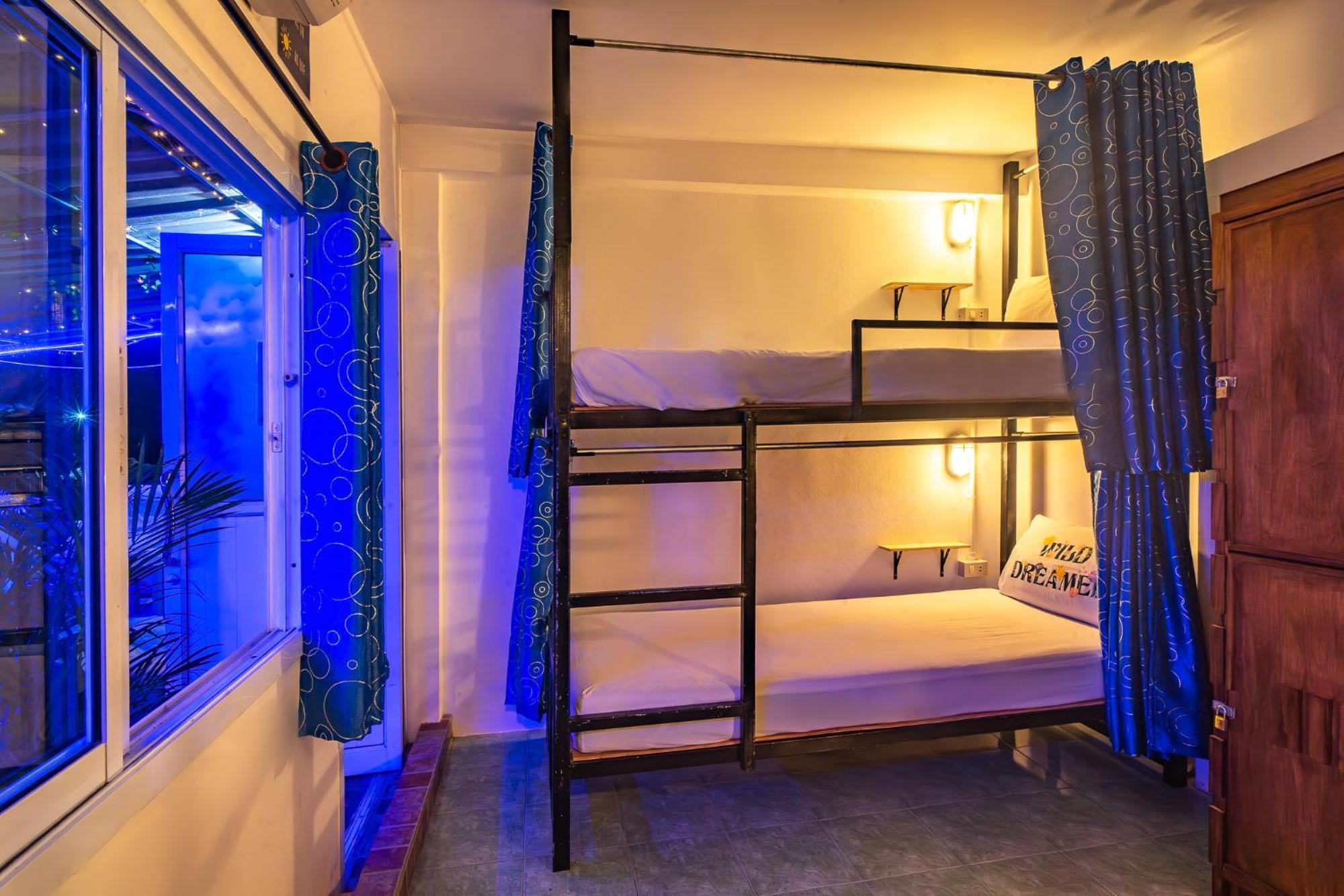 Sea Backpackers House Hostel
