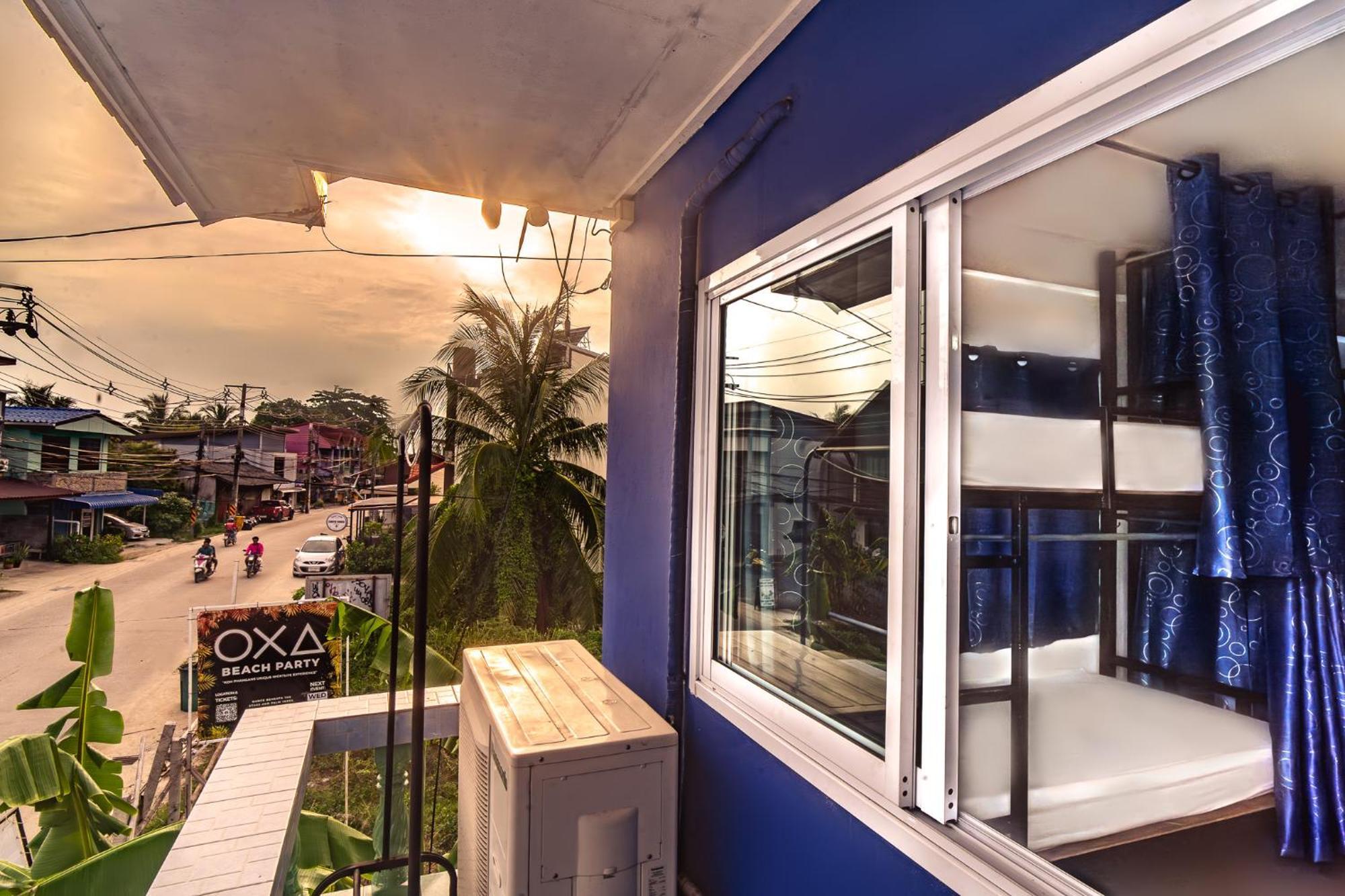 Sea Backpackers House