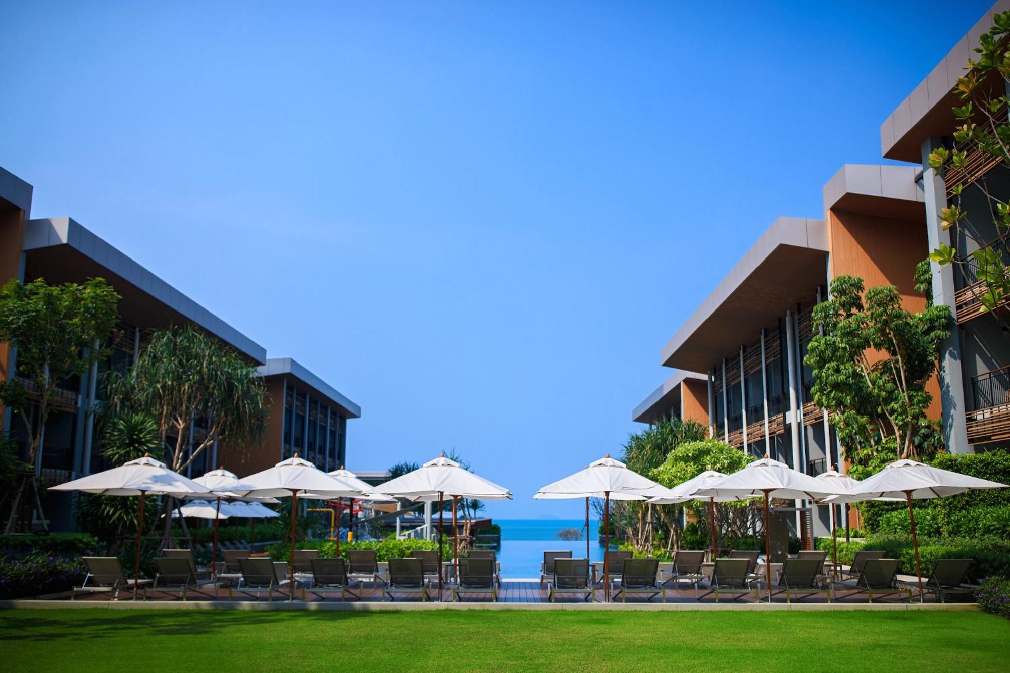 Renaissance Pattaya & Na Chom Thian