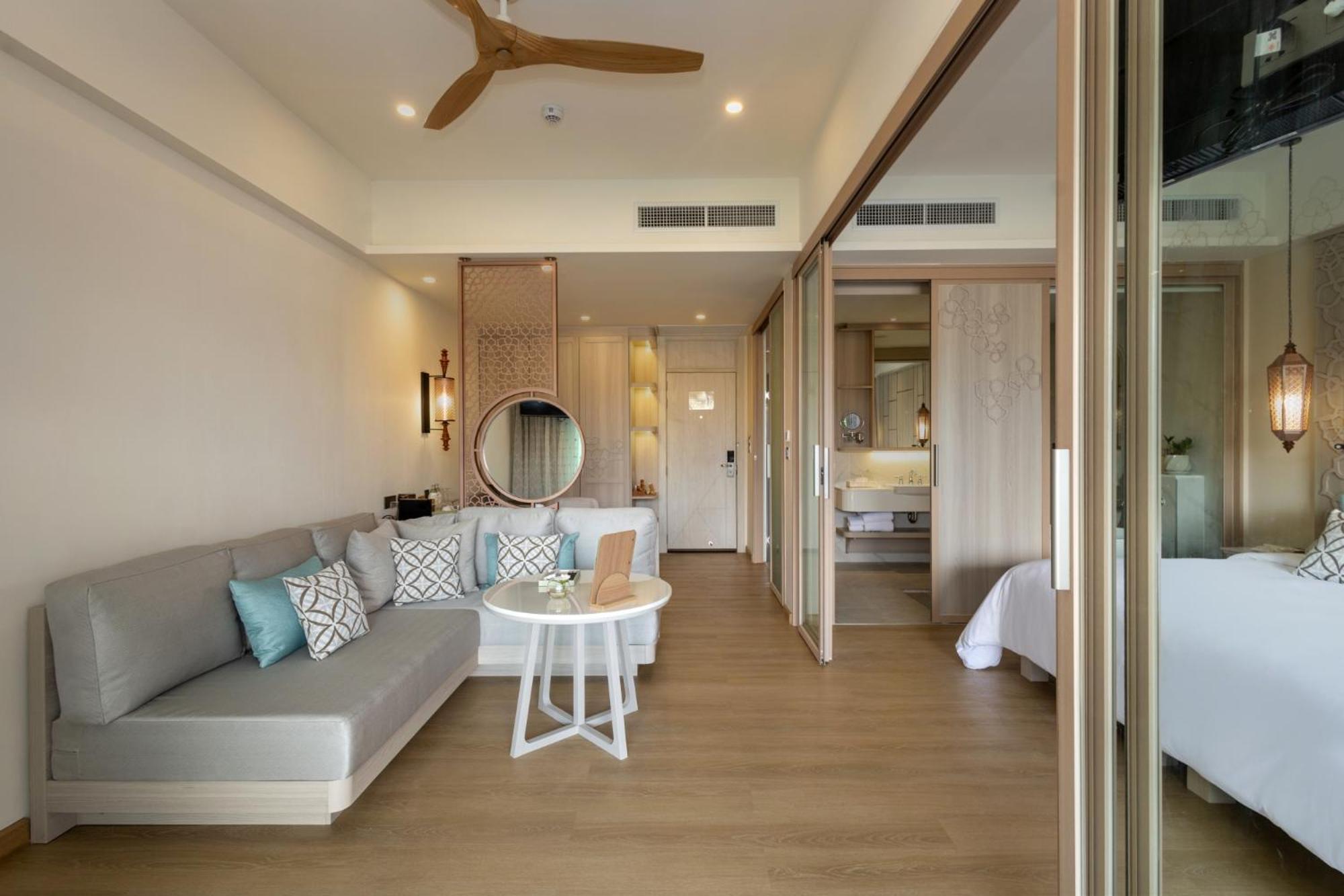 The Little Shore By Katathani Hotel