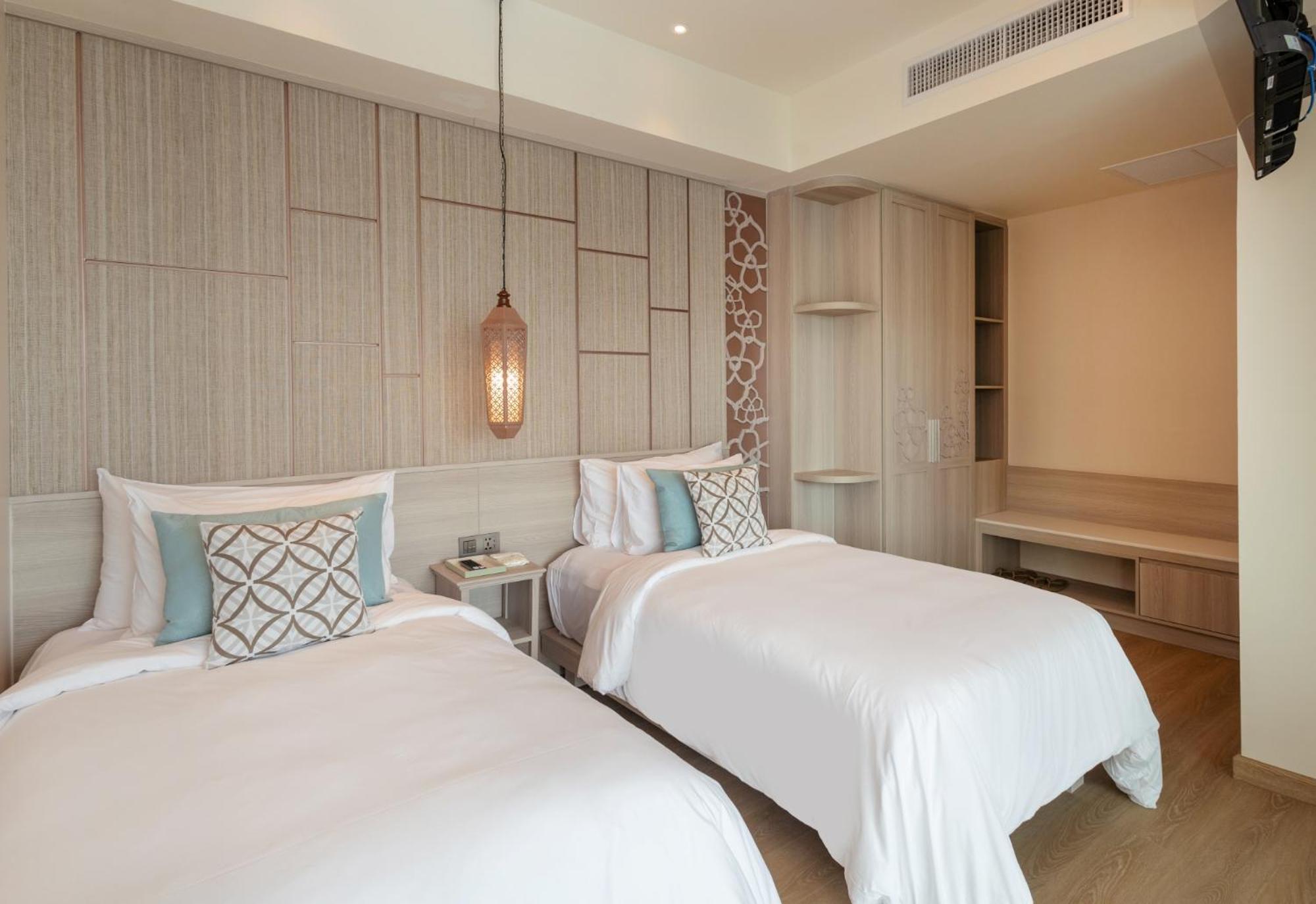 The Little Shore By Katathani Hotel