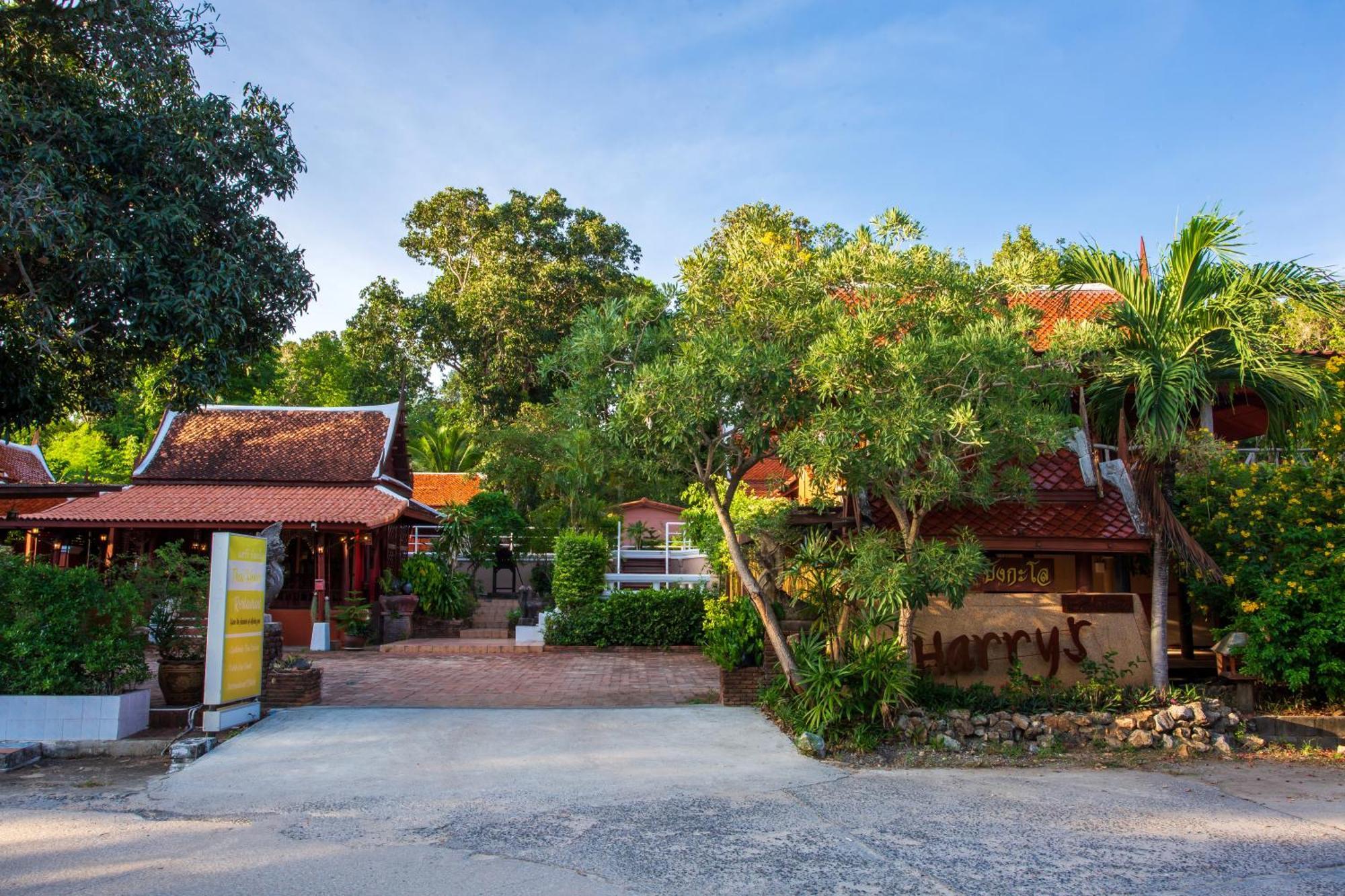 Harry's Resort