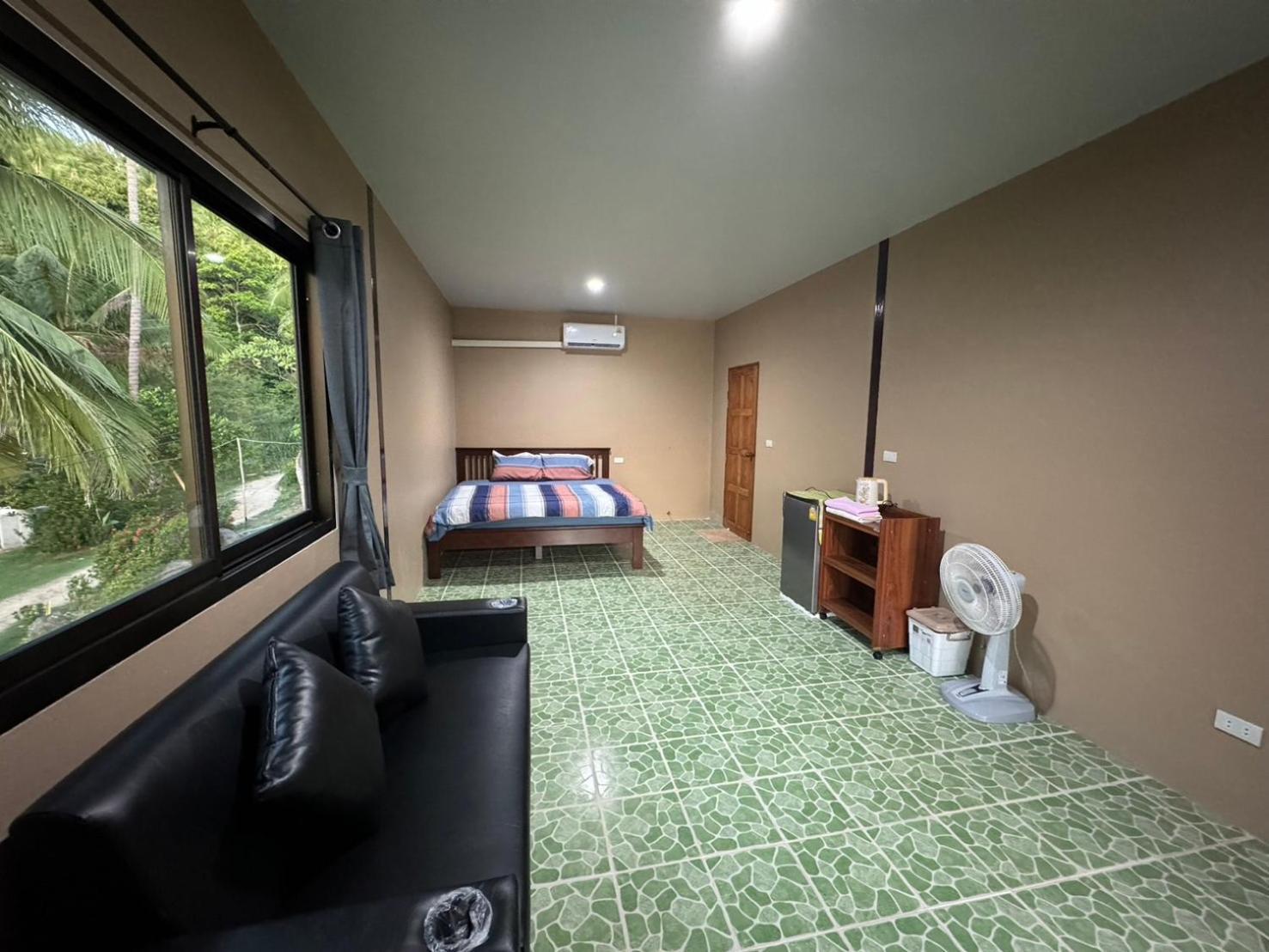 Char Guest house *