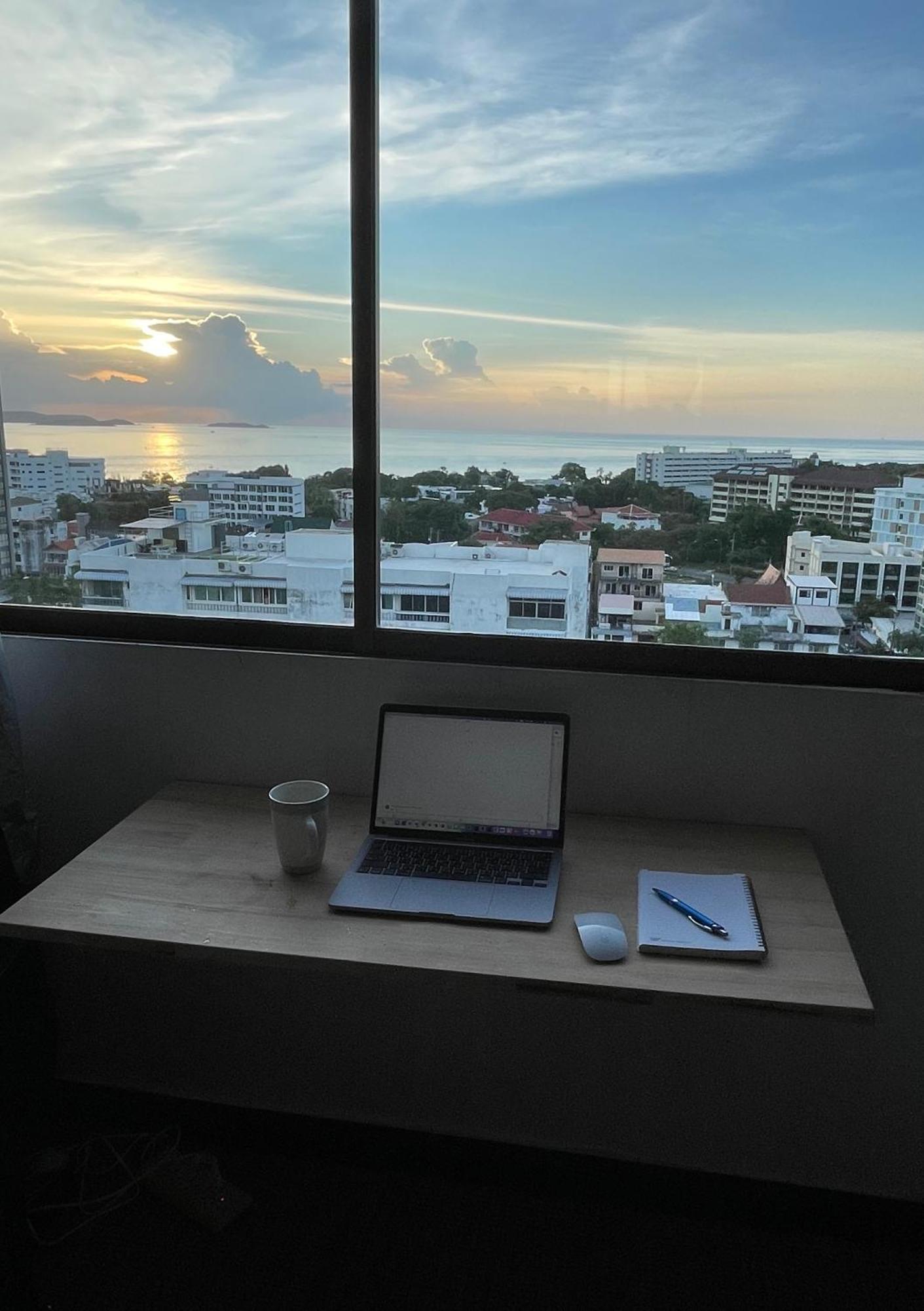 Furnished Near The Apartment