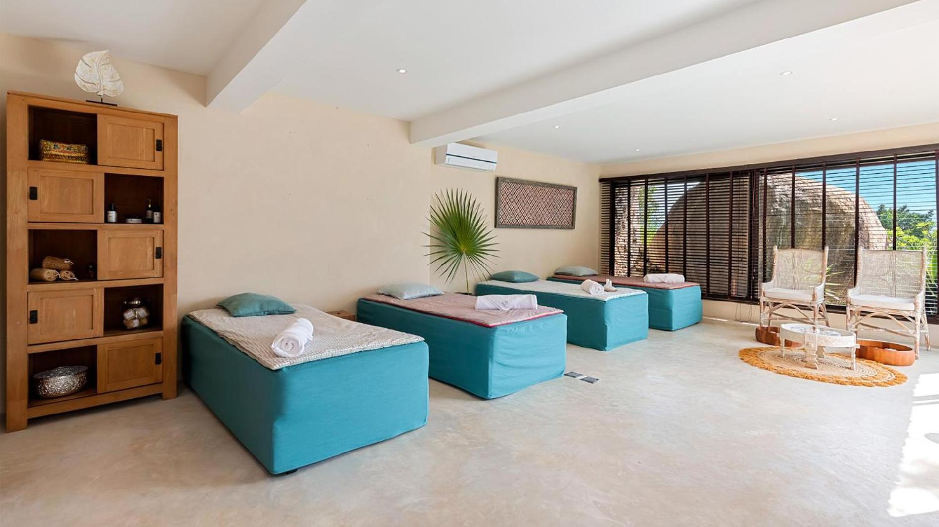Villa Breathtaking Koh Koon - Provence Meets The East Sleeps 14 Adults 8 Kids *