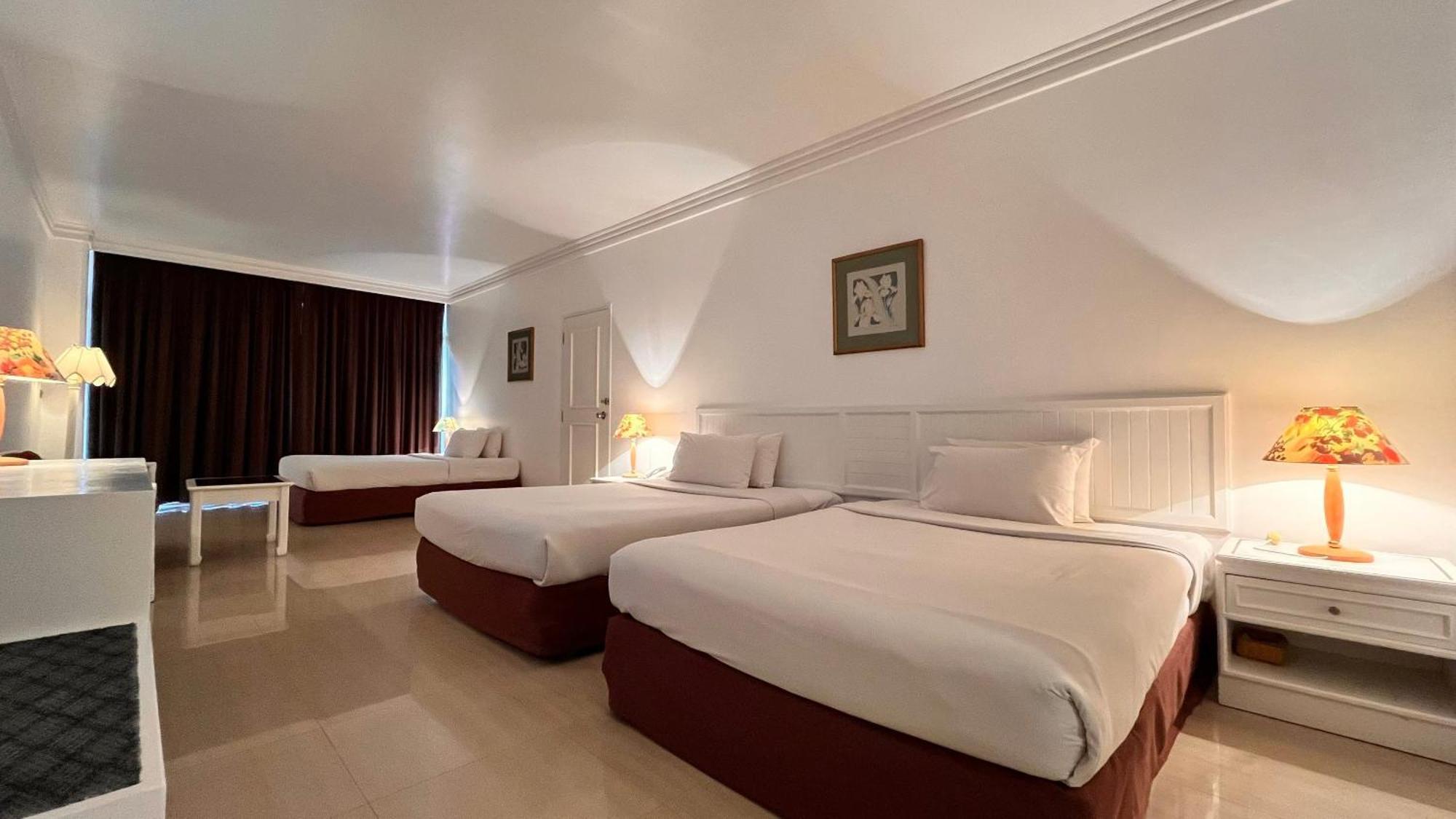 Hotel Ambassador Jomtien Ocean Wing - Sha 4*
