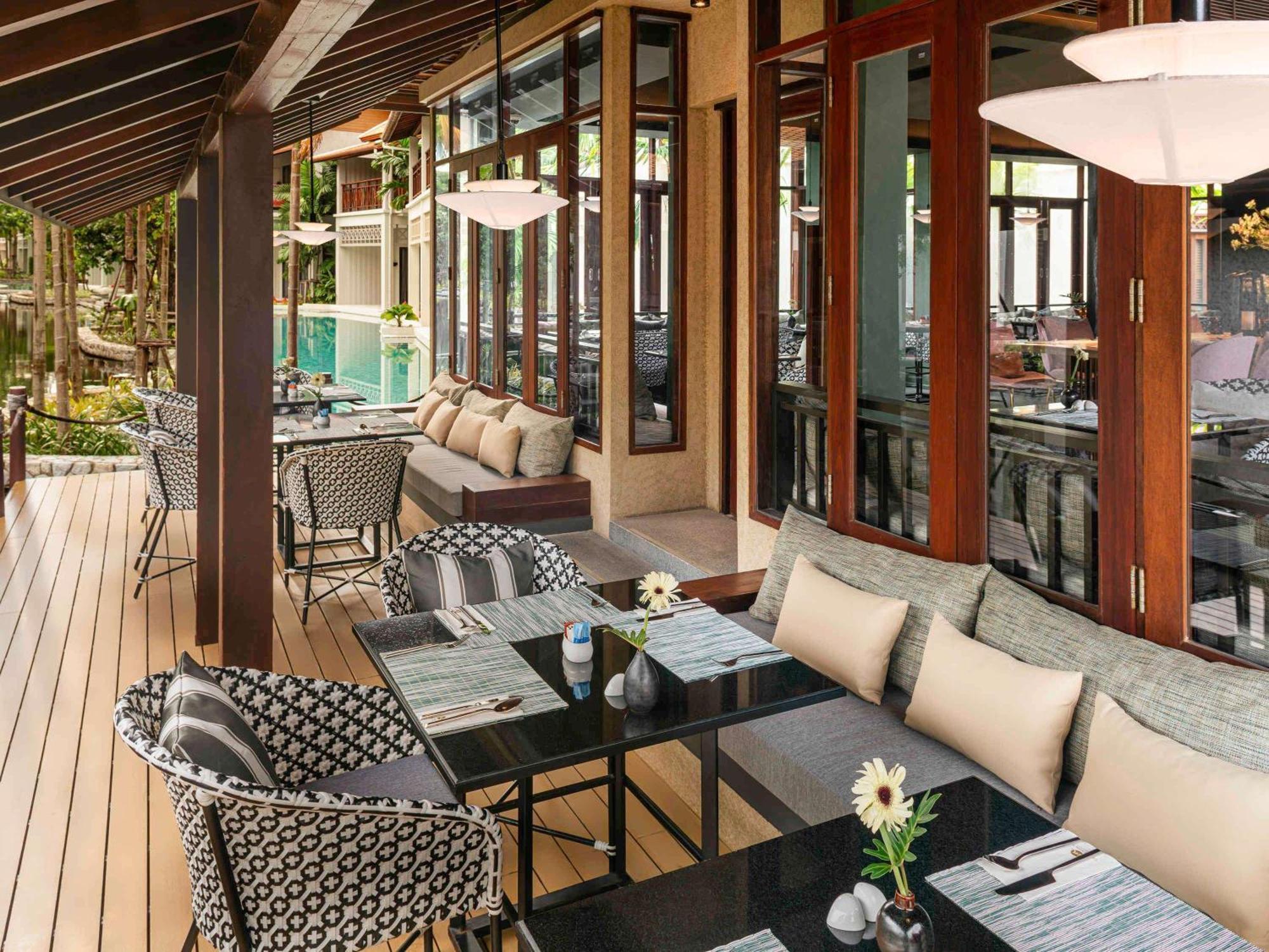 Grand Mercure Bangsak Hotel