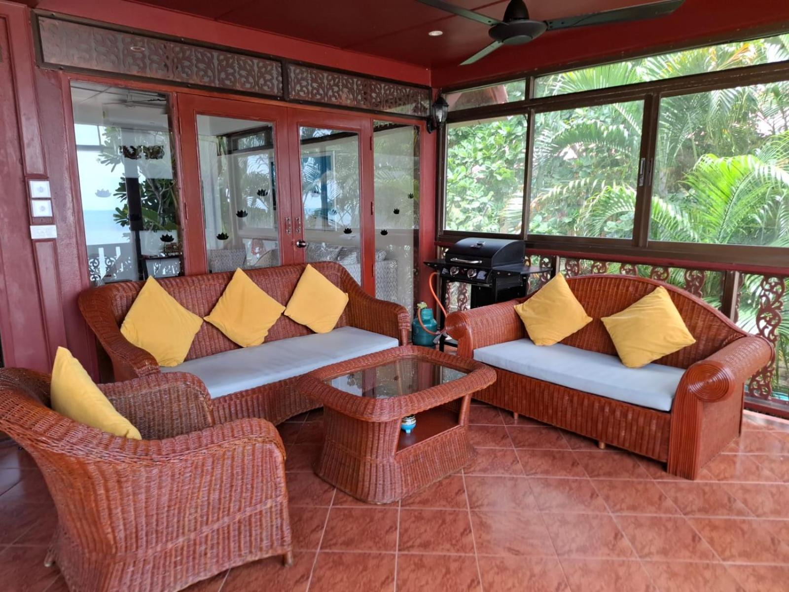 Villa Beachfront Villa, Bang Po *