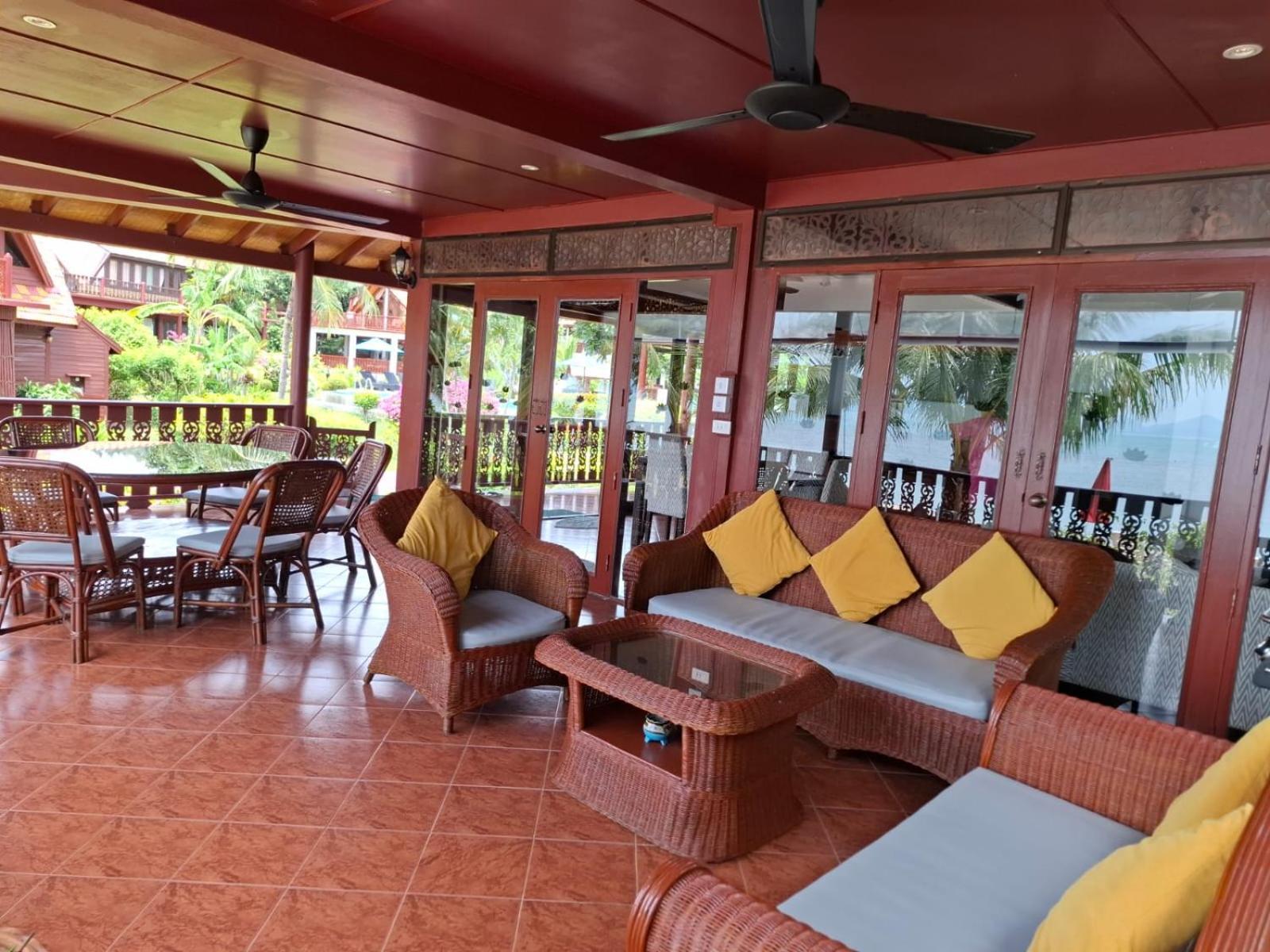 Beachfront Villa, Bang Po Villa Ban Bang Po