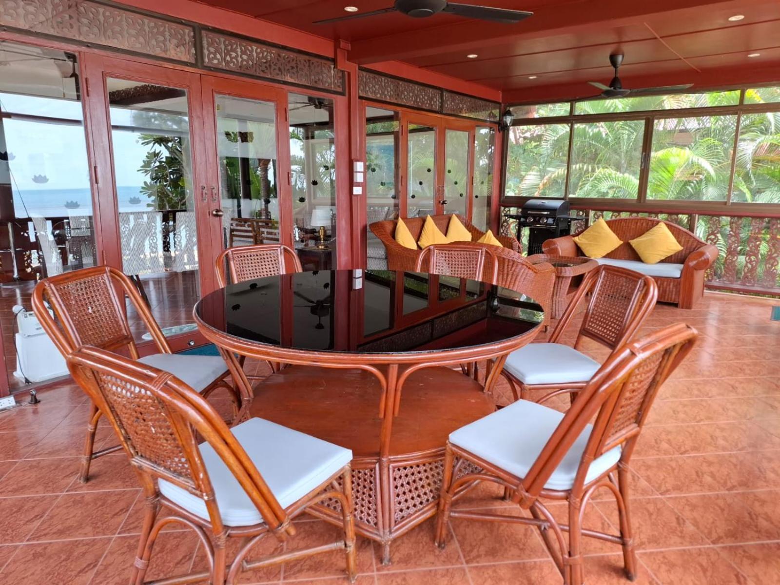 Beachfront Villa, Bang Po * Ban Bang Po