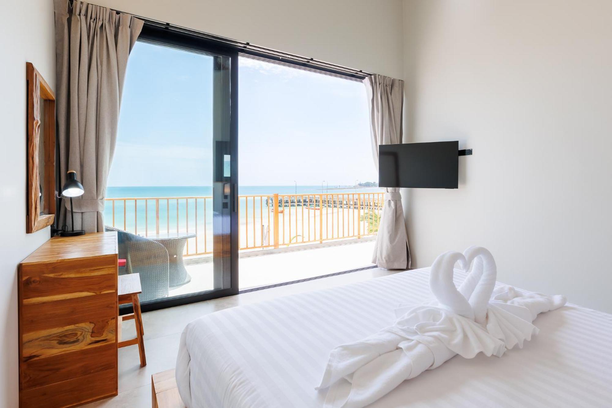 Zivilla Private Pool Beachfront Villa *