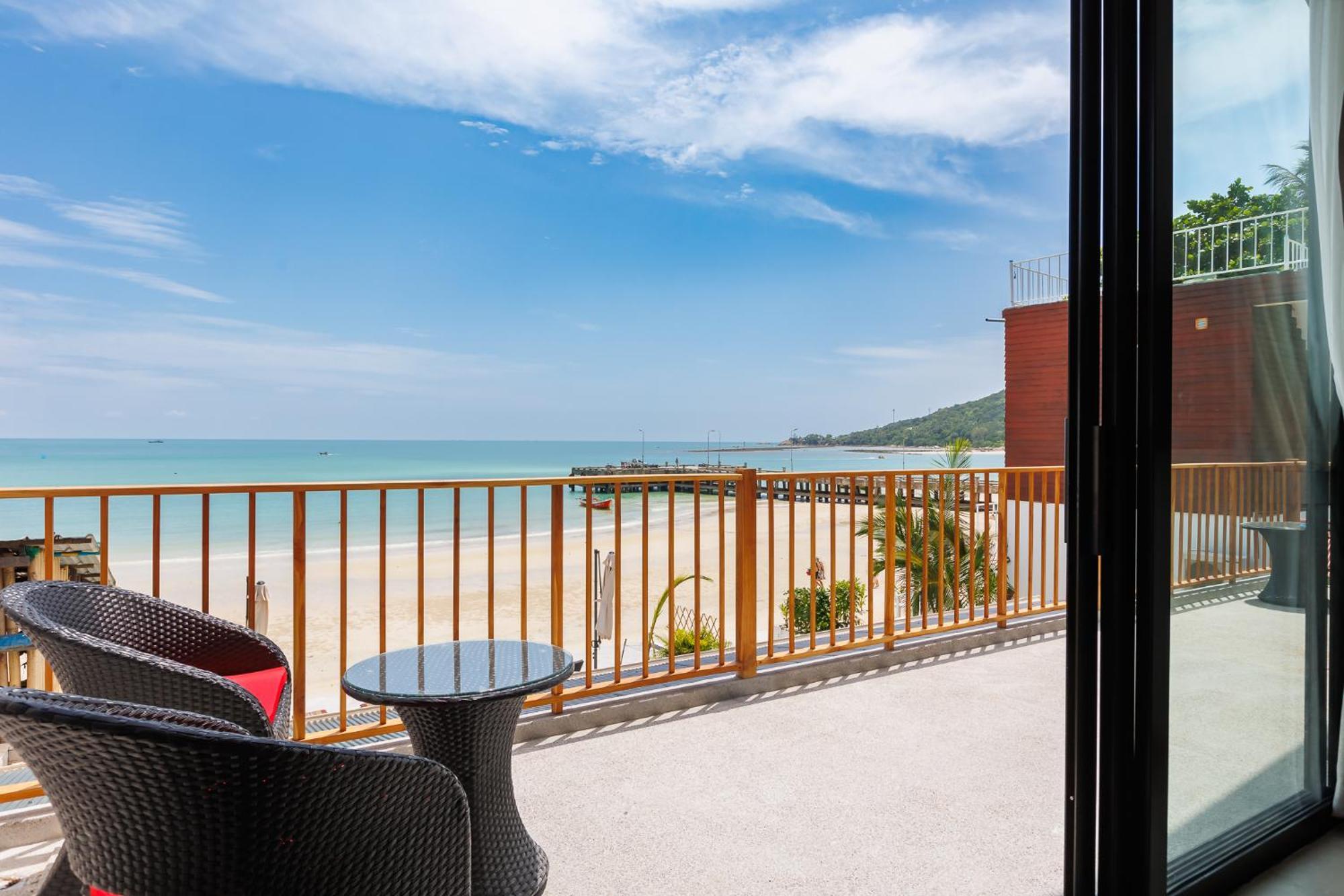 Zivilla Private Pool Beachfront Villa Chaloklum