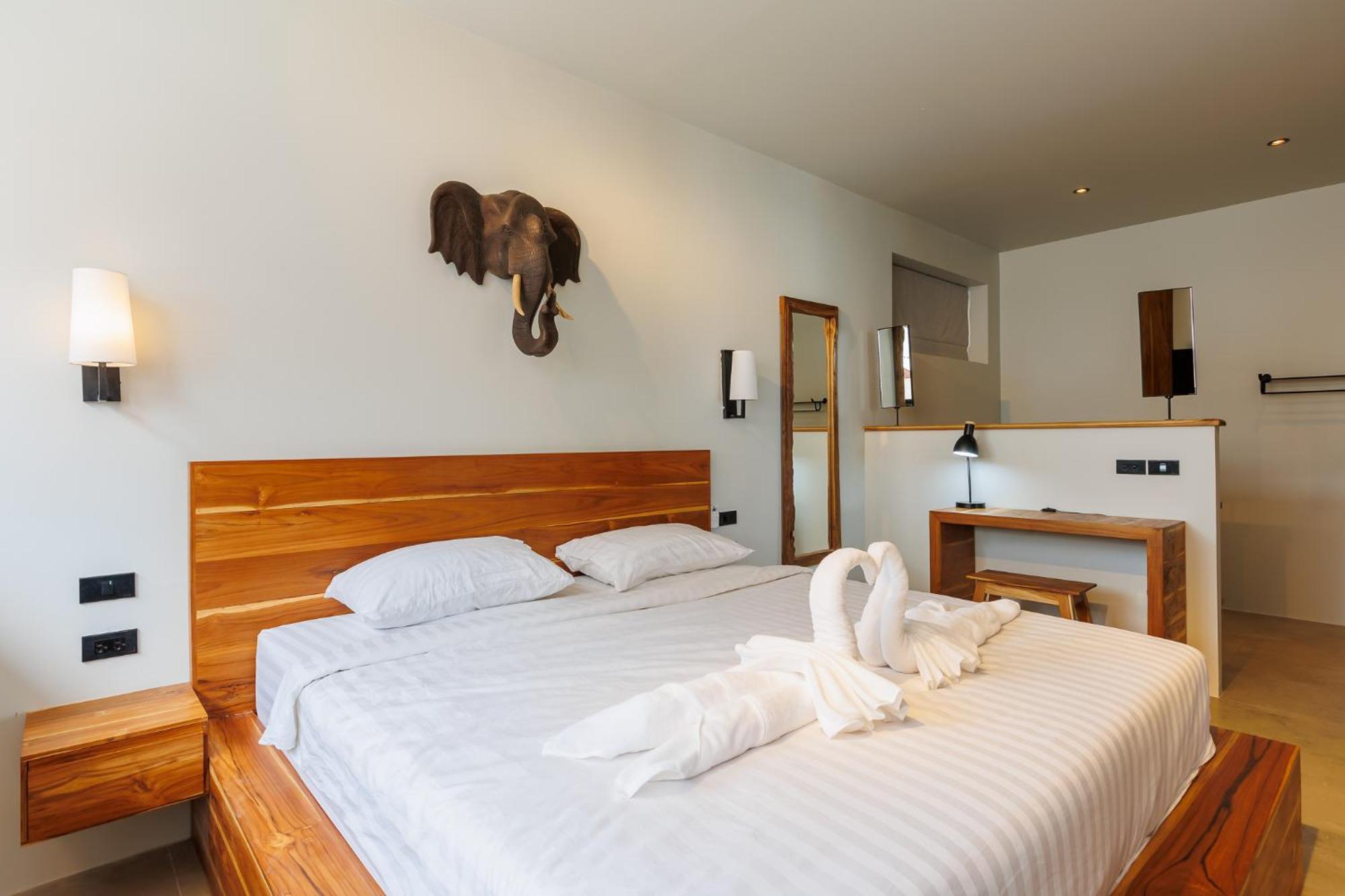Zivilla Private Pool Beachfront