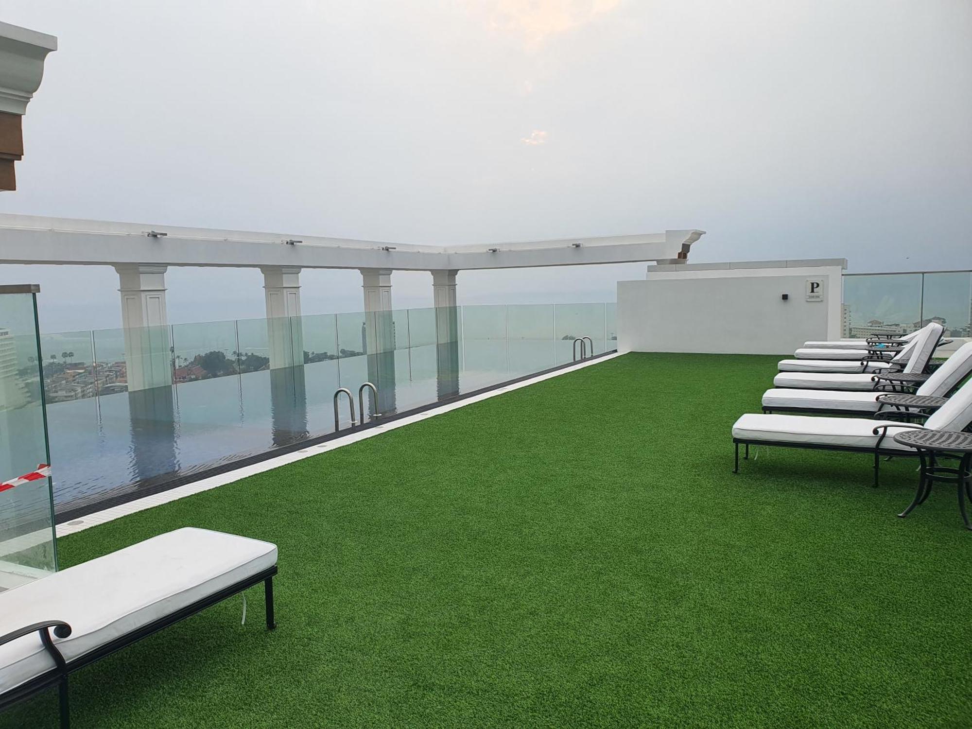 The Empire Tower Pattaya, *