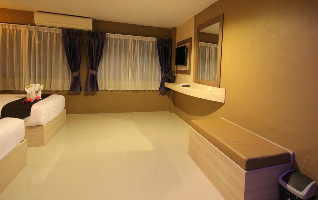 Baywatch Boutique Hotel Ao Nang Hotel 3*