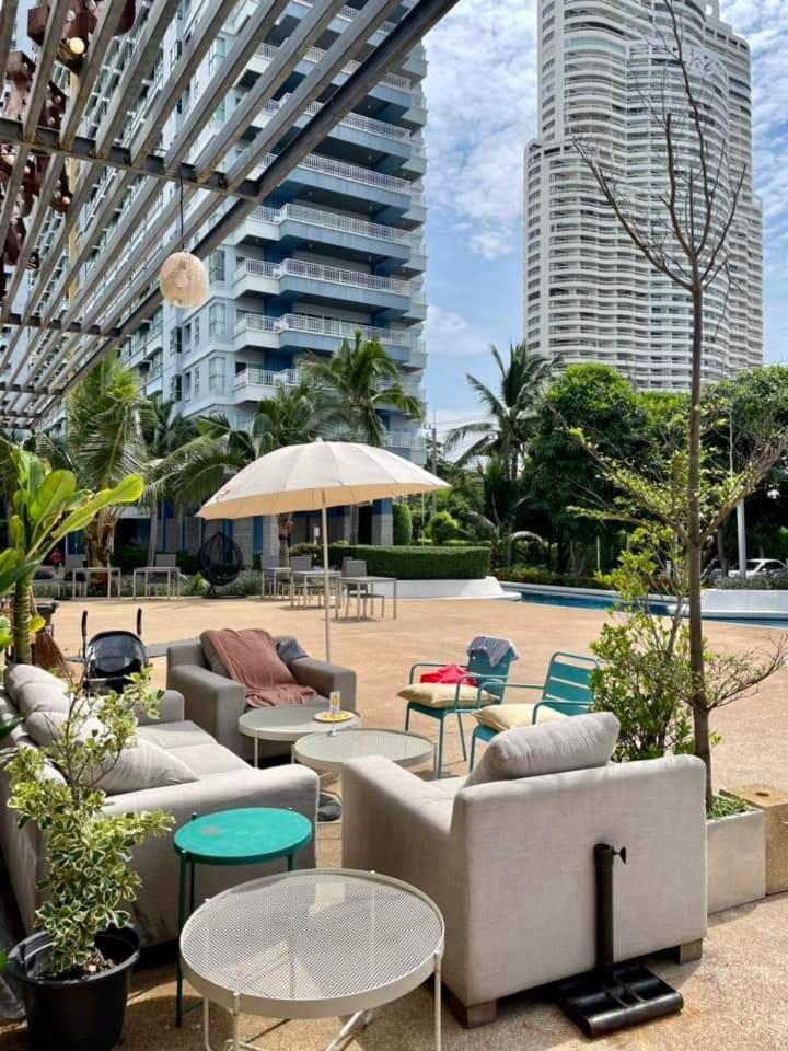 2 ห้องนอน 2 ห้องน้ำ Seaview ชั้น18