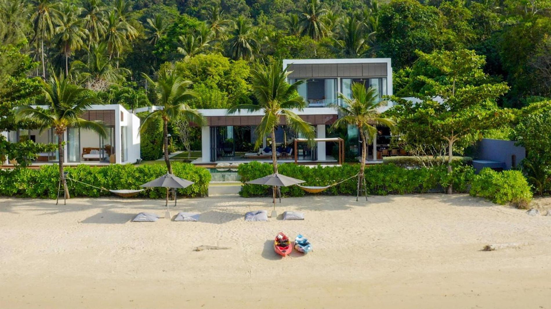 Villa Absolute Luxury Malouna- Beachfront 6 Bedrooms 2 Kids Bunk *