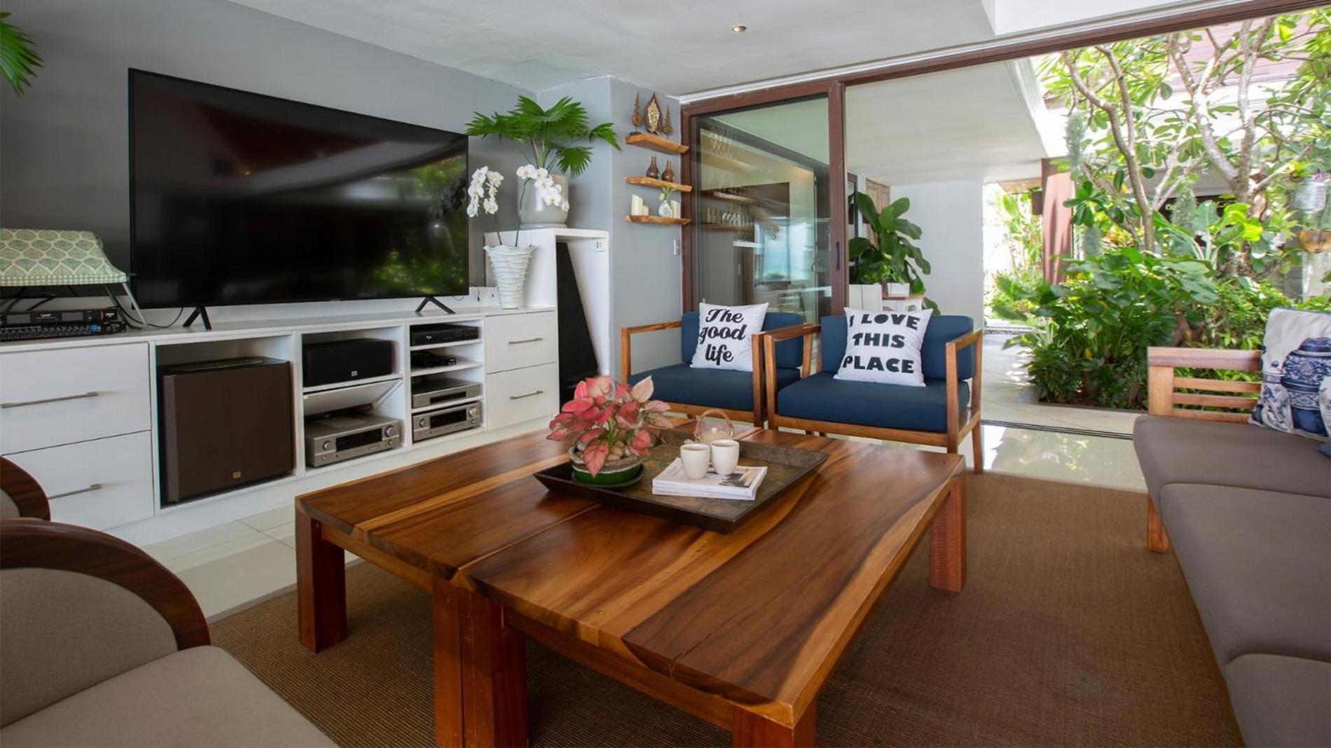Chic Baan Capo - Luxury Four Bedroom Beachfront *