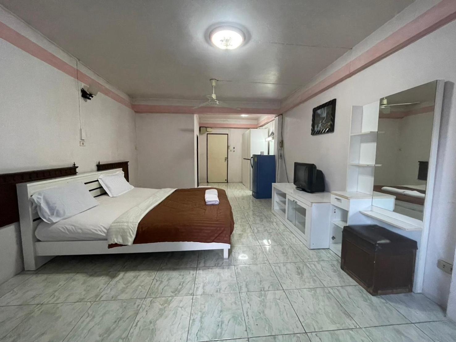 Guest house Oyo 75494 President