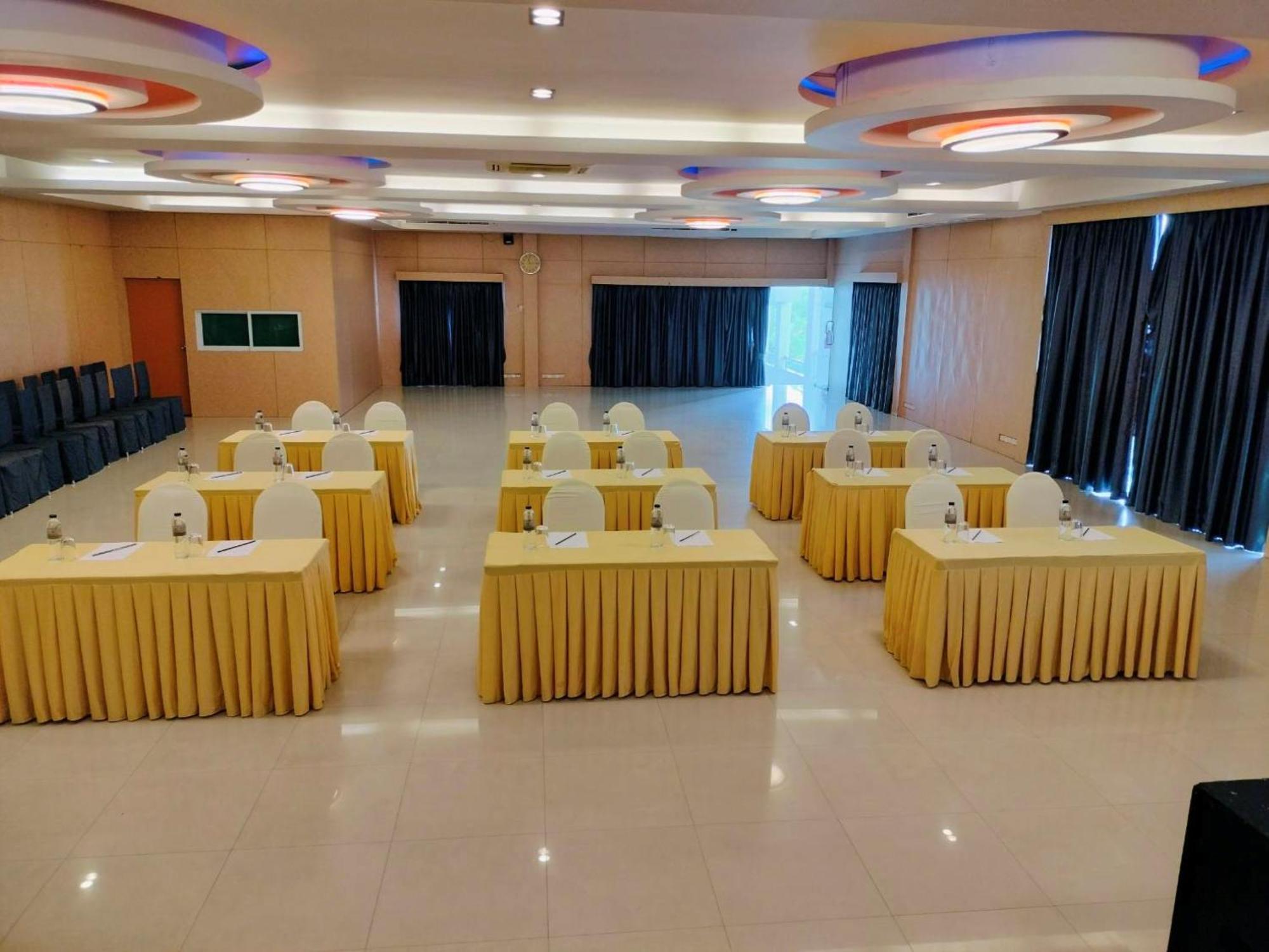 Hotel Dragon , Pattaya