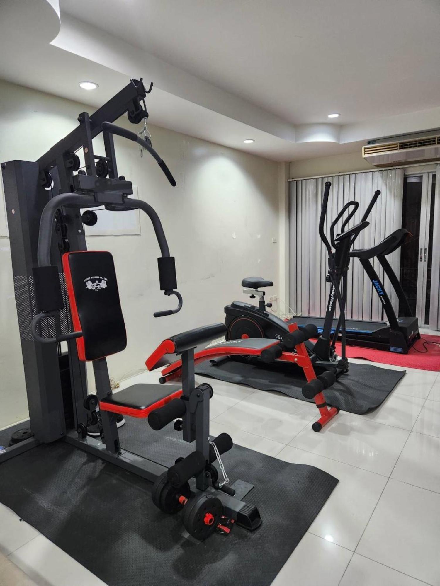 Hotel Dragon , Pattaya