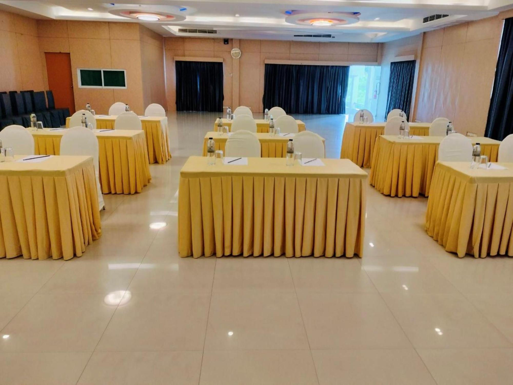 Hotel Dragon , Pattaya 3*