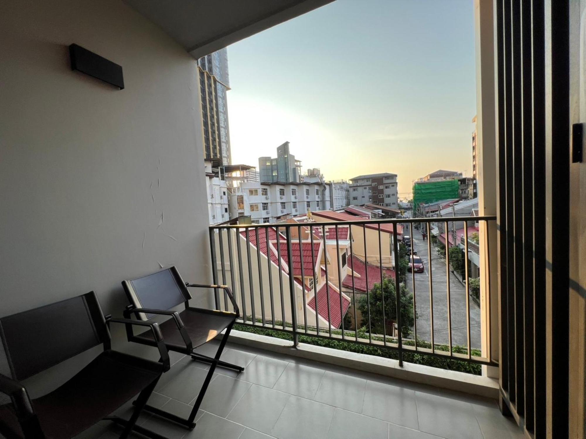 Aparthotel The Base By Mickey Pattaya