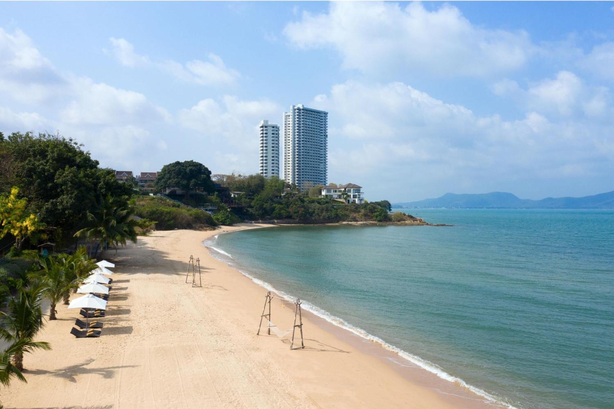 Renaissance Pattaya & Hotel Na Chom Thian