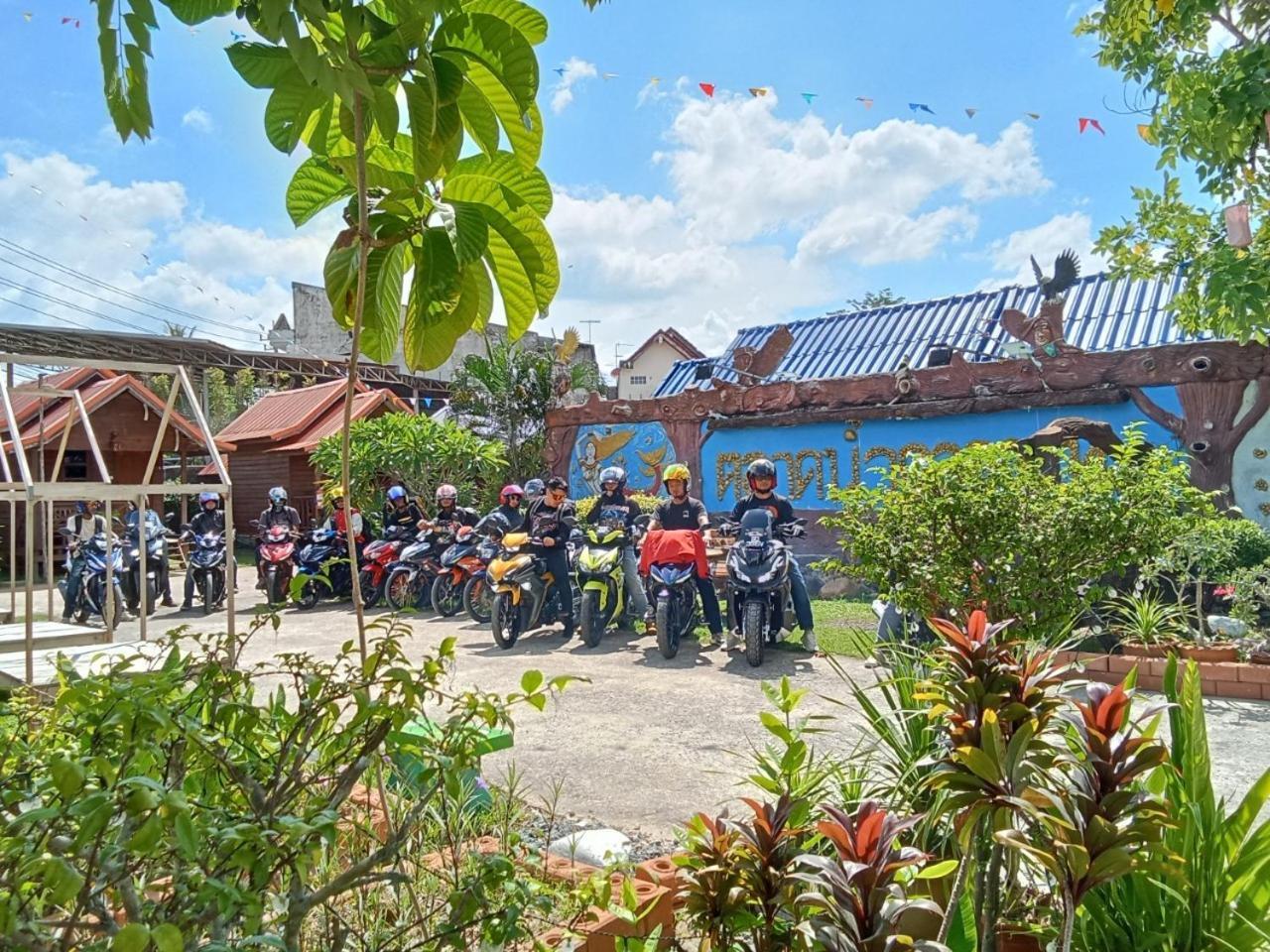 Talad Nam Klong Hae