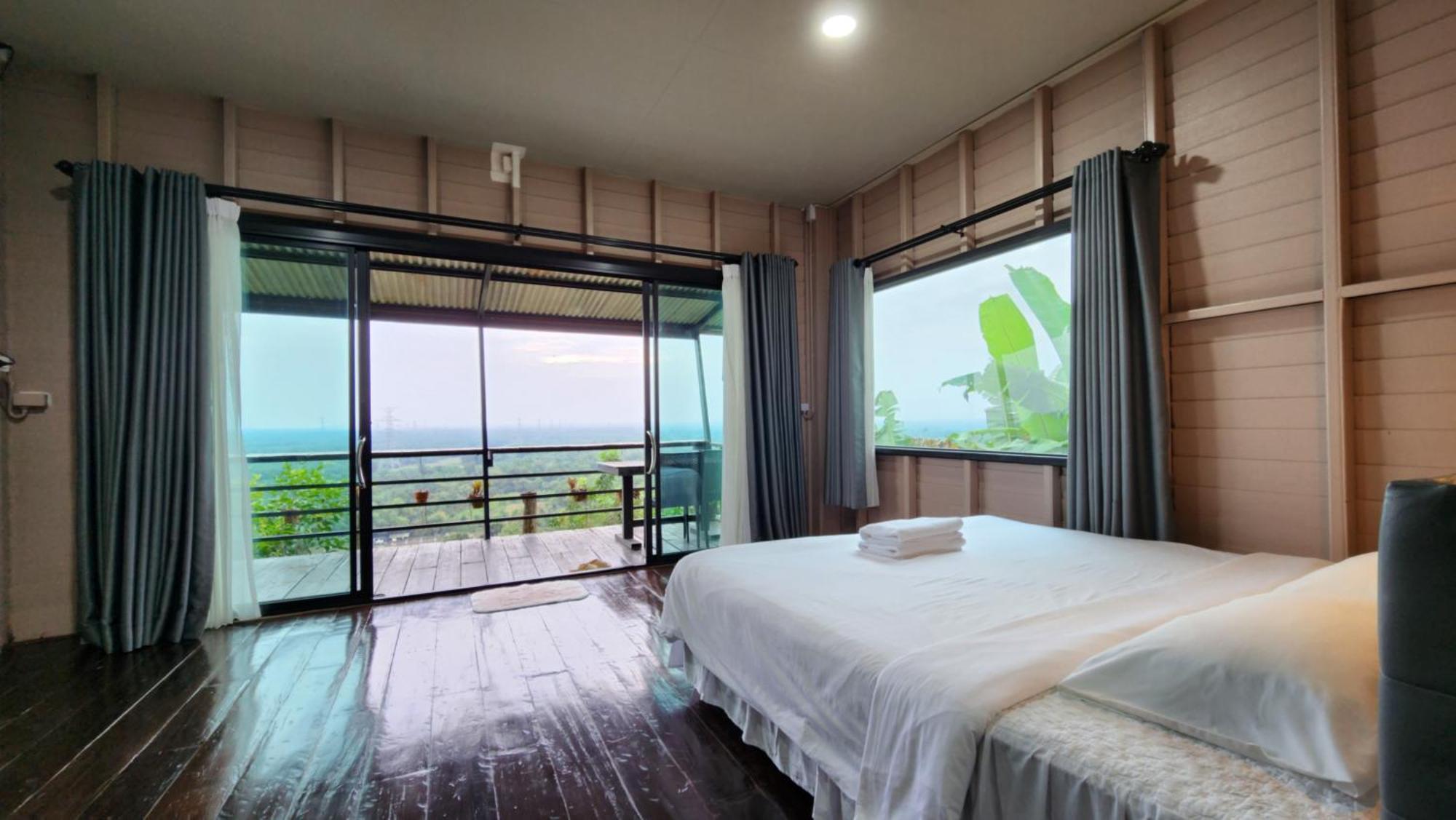 Resort Baan Khao Noi