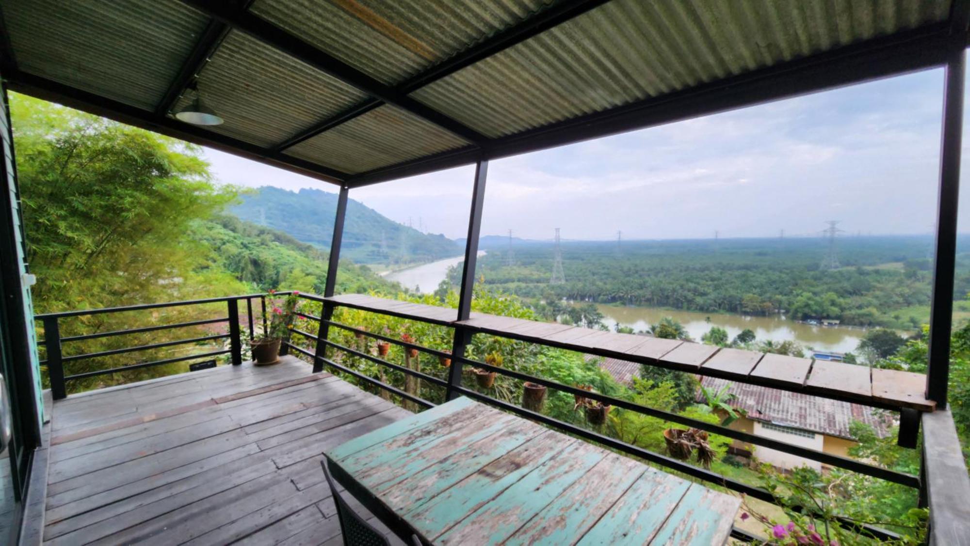 Baan Khao Noi Resort *