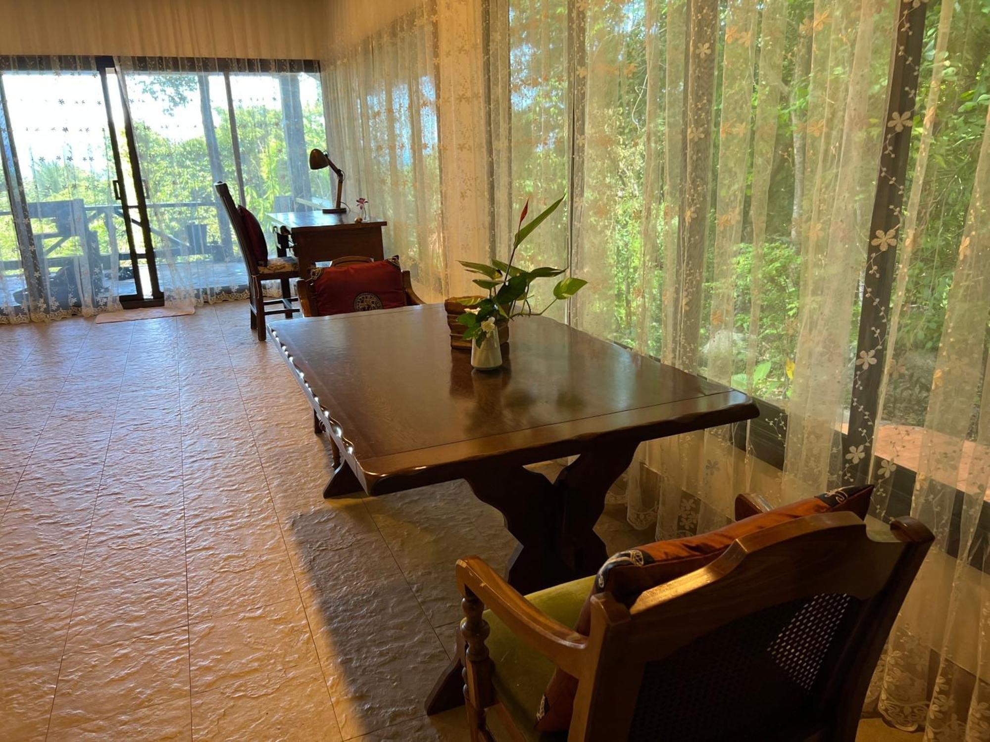 Kawarin Secret Hut And Hotel