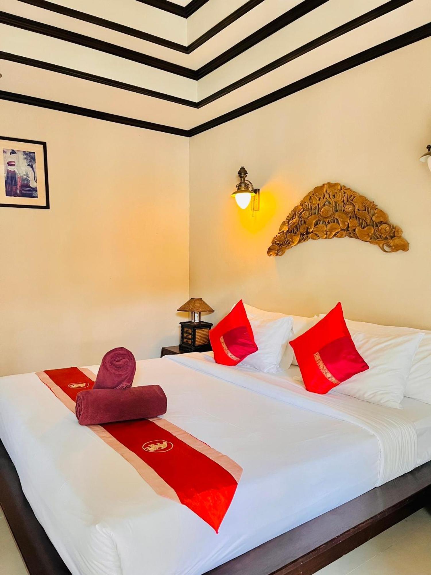 Kanok Buri 4* Lipa Noi