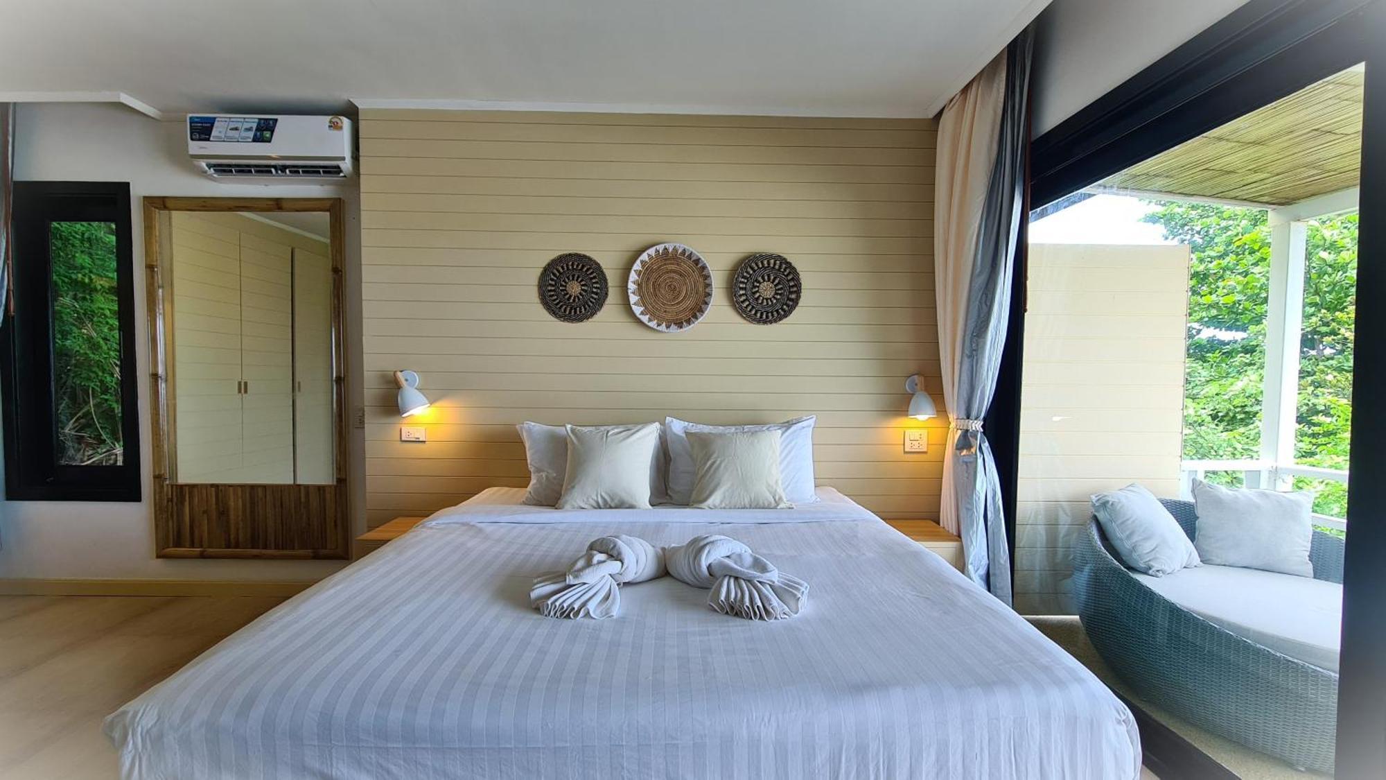 Moonlight Bay 4*