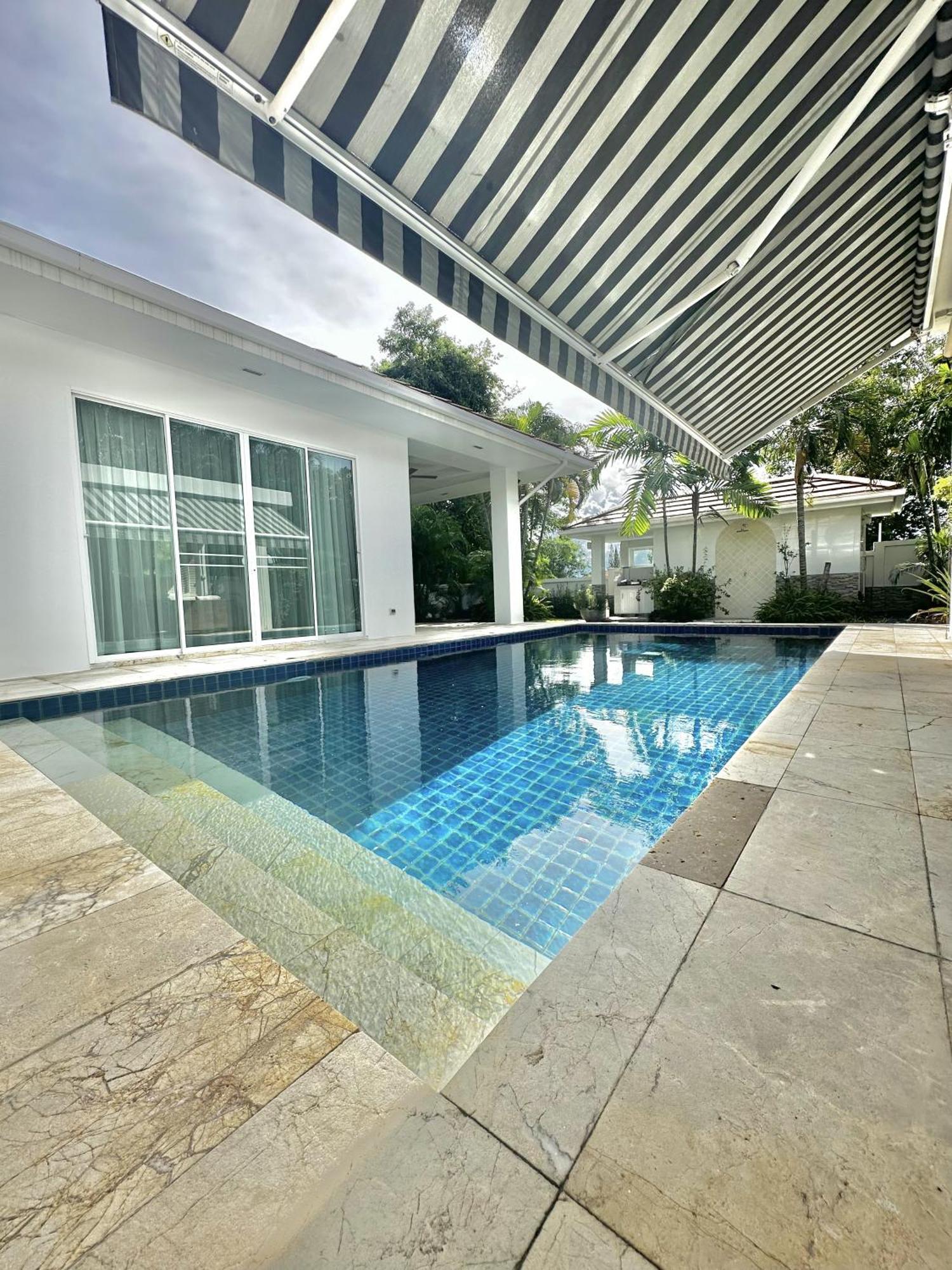 Luxury Private Pool In