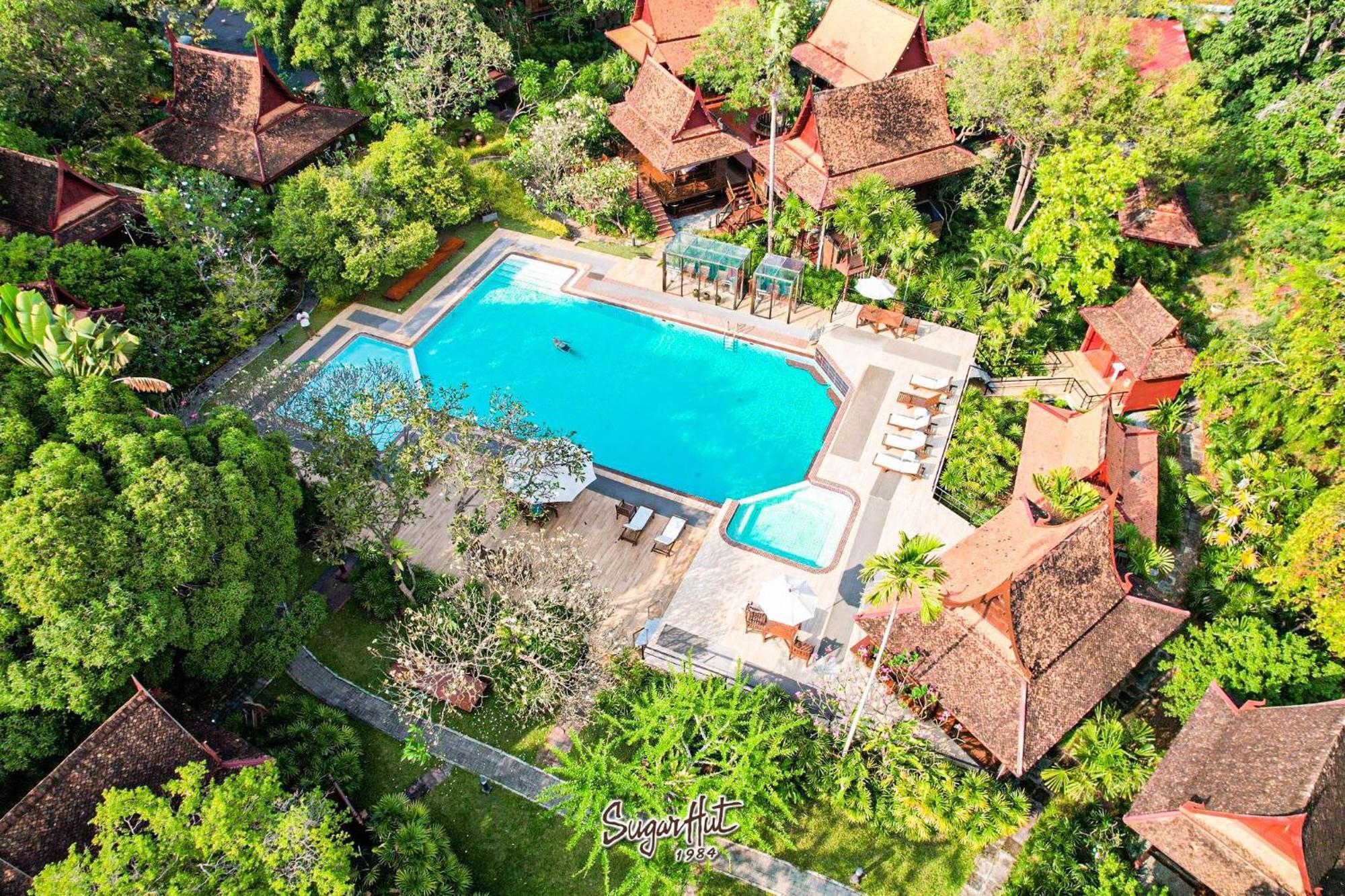 Sugar Hut & Restaurant Resort