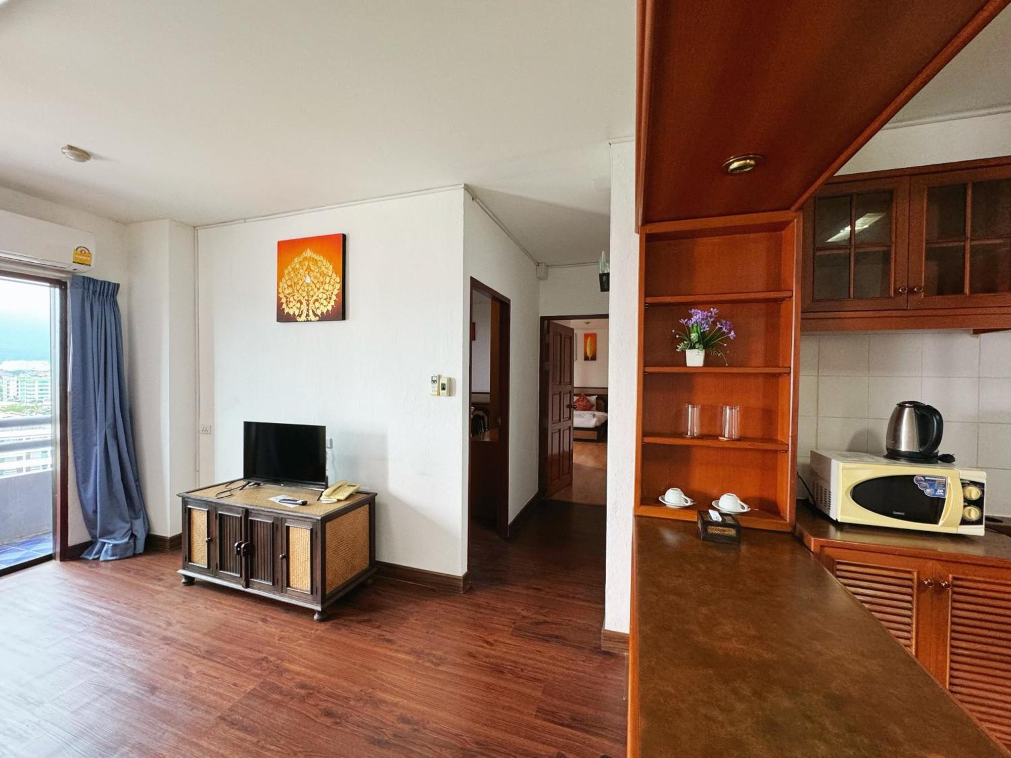 Jade Tower Hotel Chiang Mai
