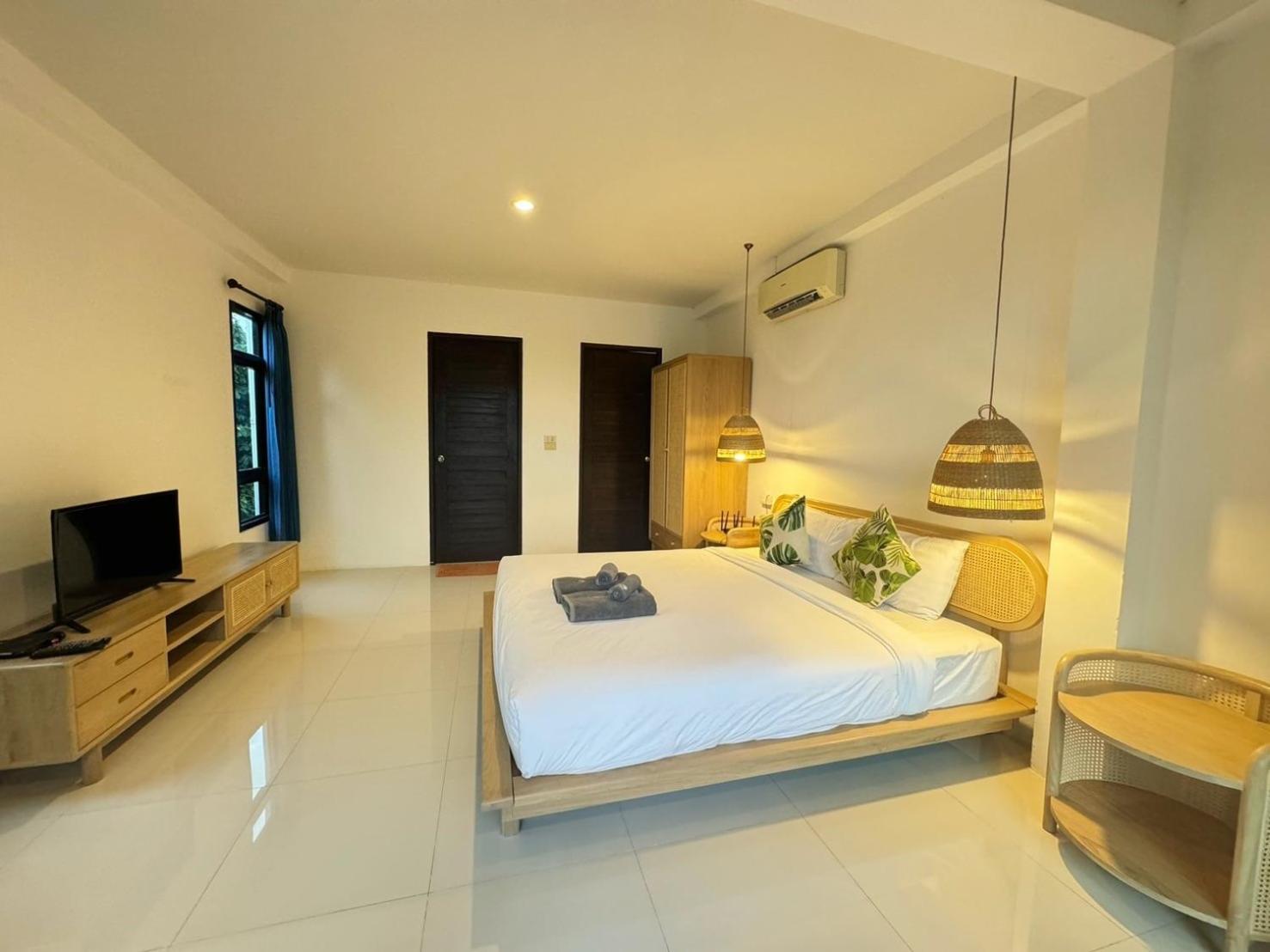 High Life Hotel *