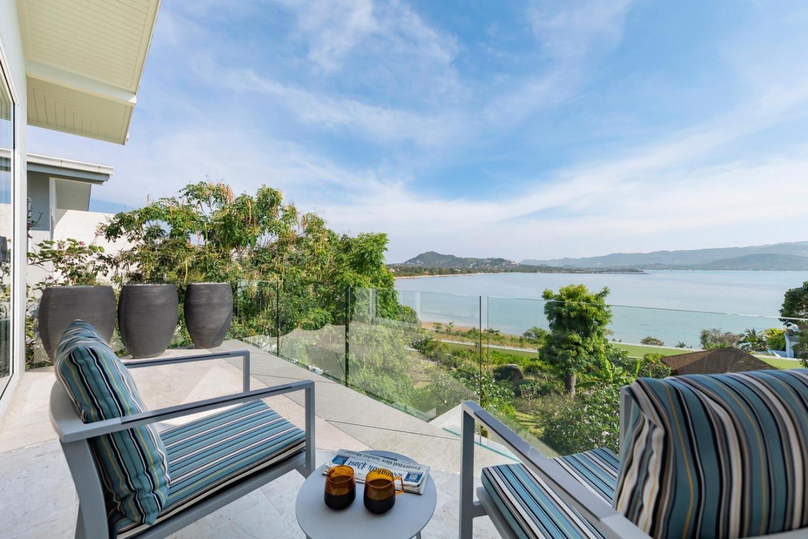 Beachside Vespa: Oceanfront Retreat With Mountain Views * Amphoe Koksamui