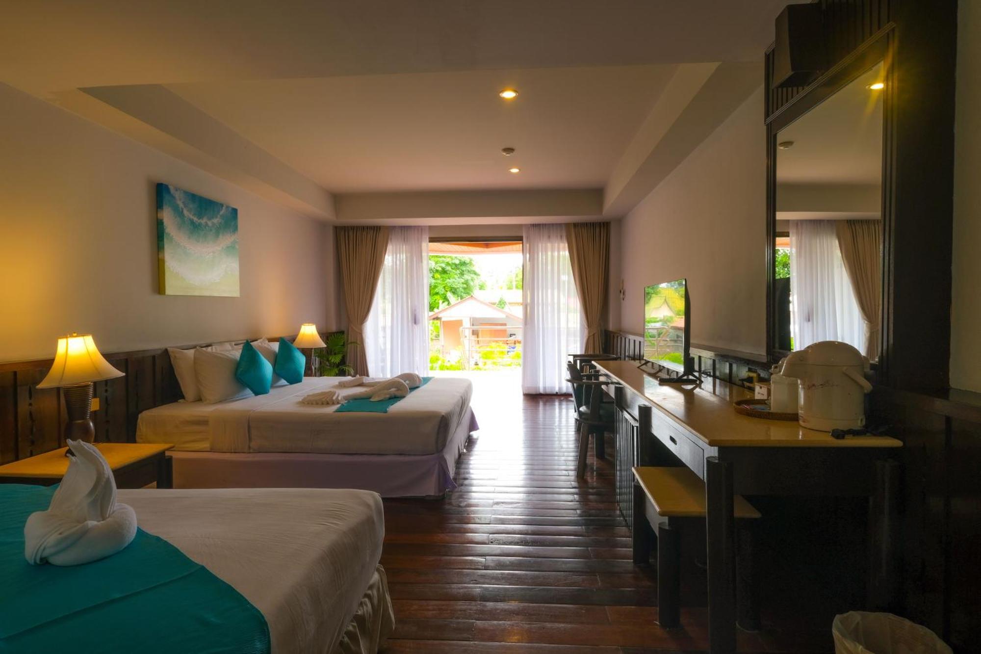 Hotel Smile Samui Front 4*