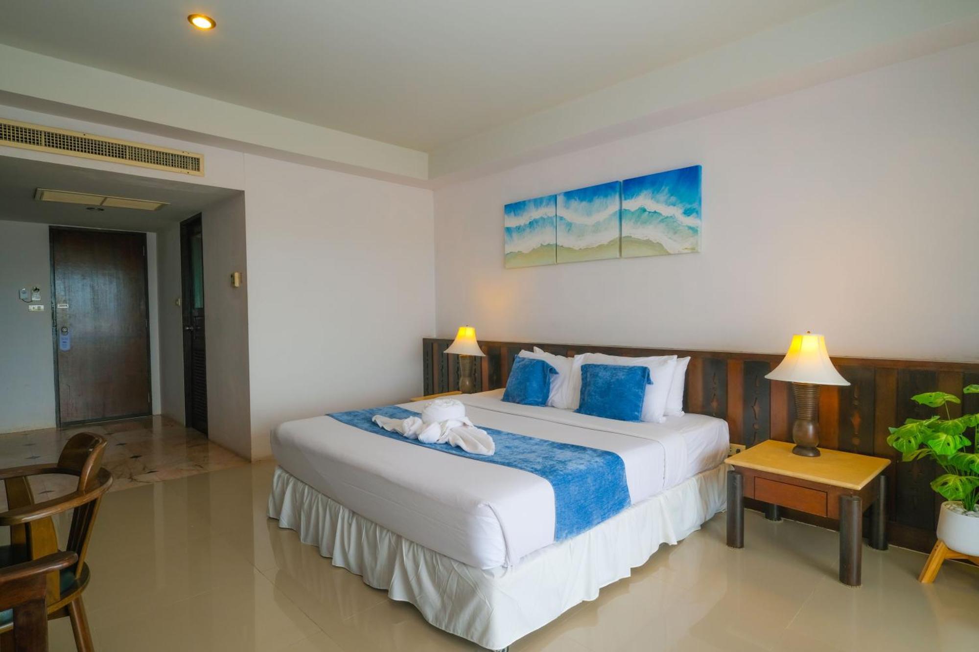 Hotel Smile Samui Front 4*