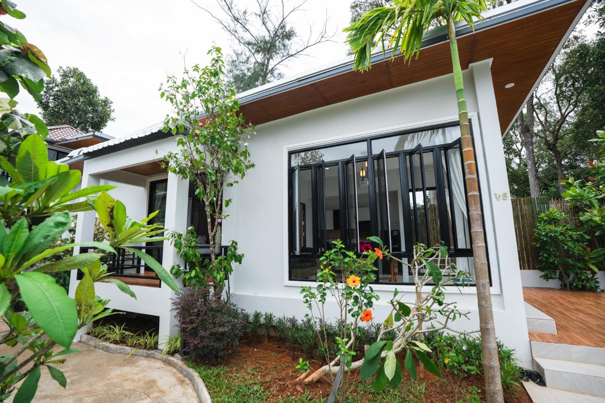 Beachhouse Pool Villa